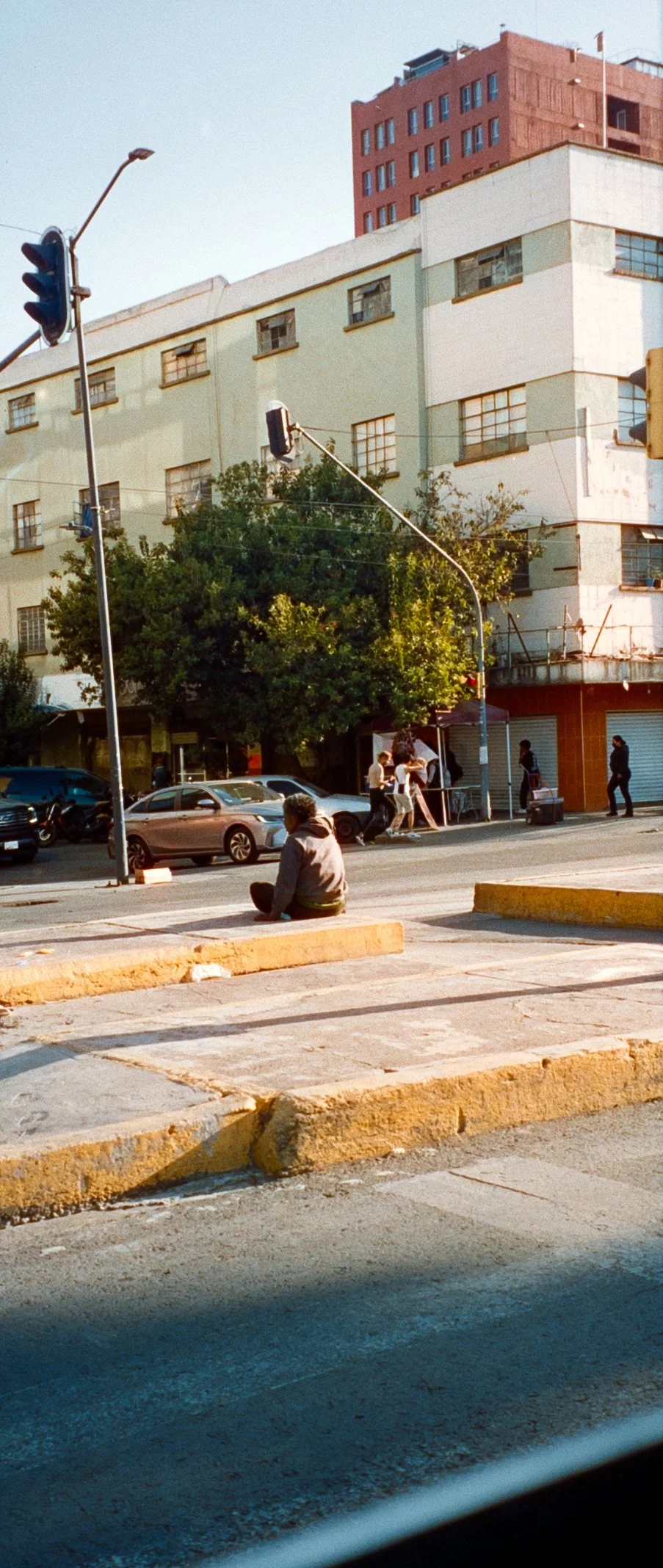FILM_SCAN_20260430-052-FILM_SCAN_20260430-052CINESTILL800_2EXPORTS_YAZDI.jpg