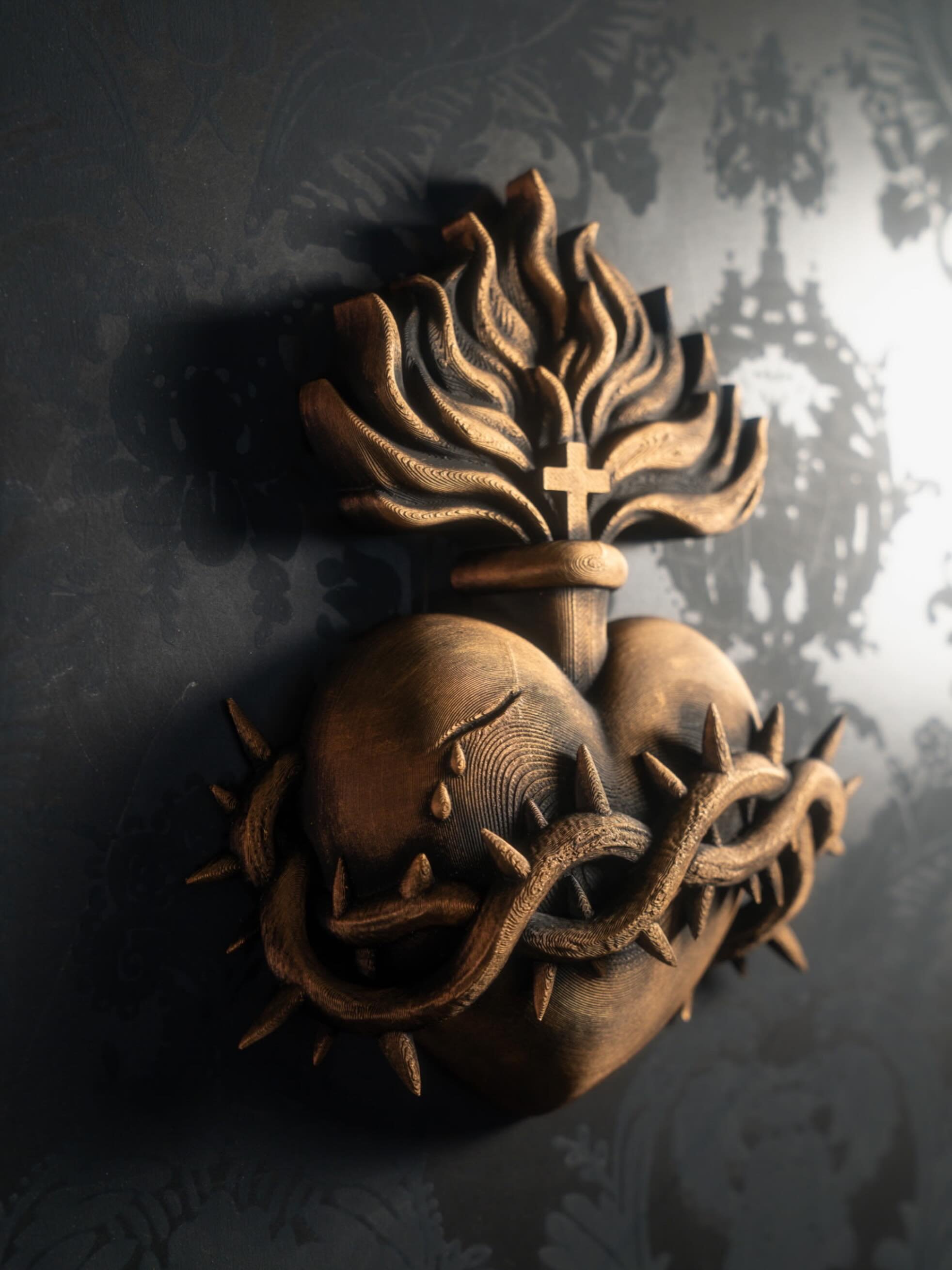 Gravethorn 🖤🥀

Crowned in thorns and burning with quiet reverence, this sacred heart was made for walls that crave something darker.

A statement piece for gothic interiors, haunted halls, and the beautifully devoted.
Available now on our website &