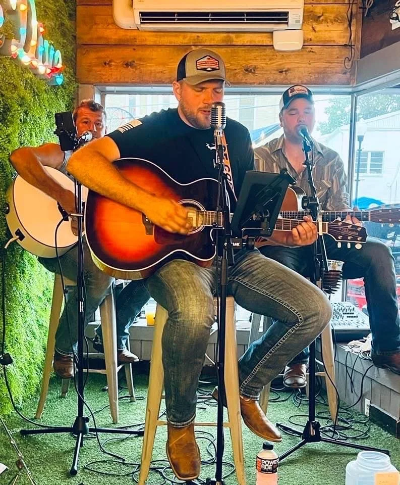 AJ’s Glasgow KY the Trio