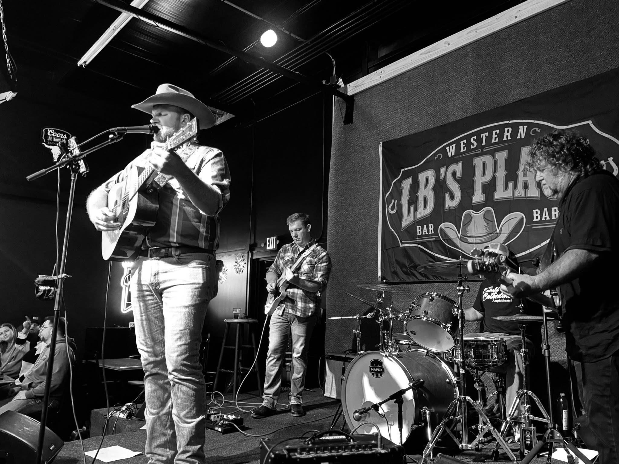 Mikes Landing Full band