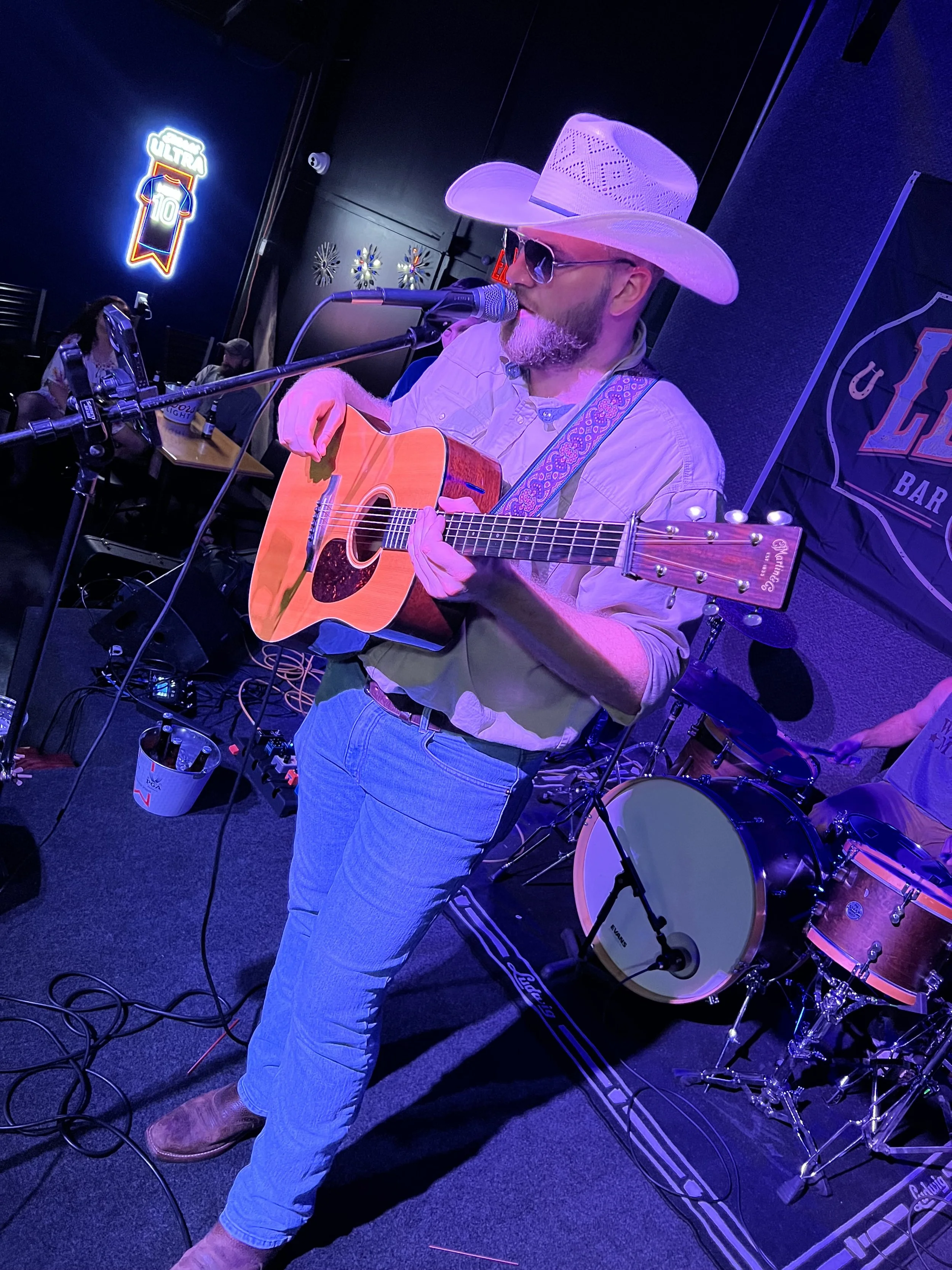 AJ’s trio Glasgow KY