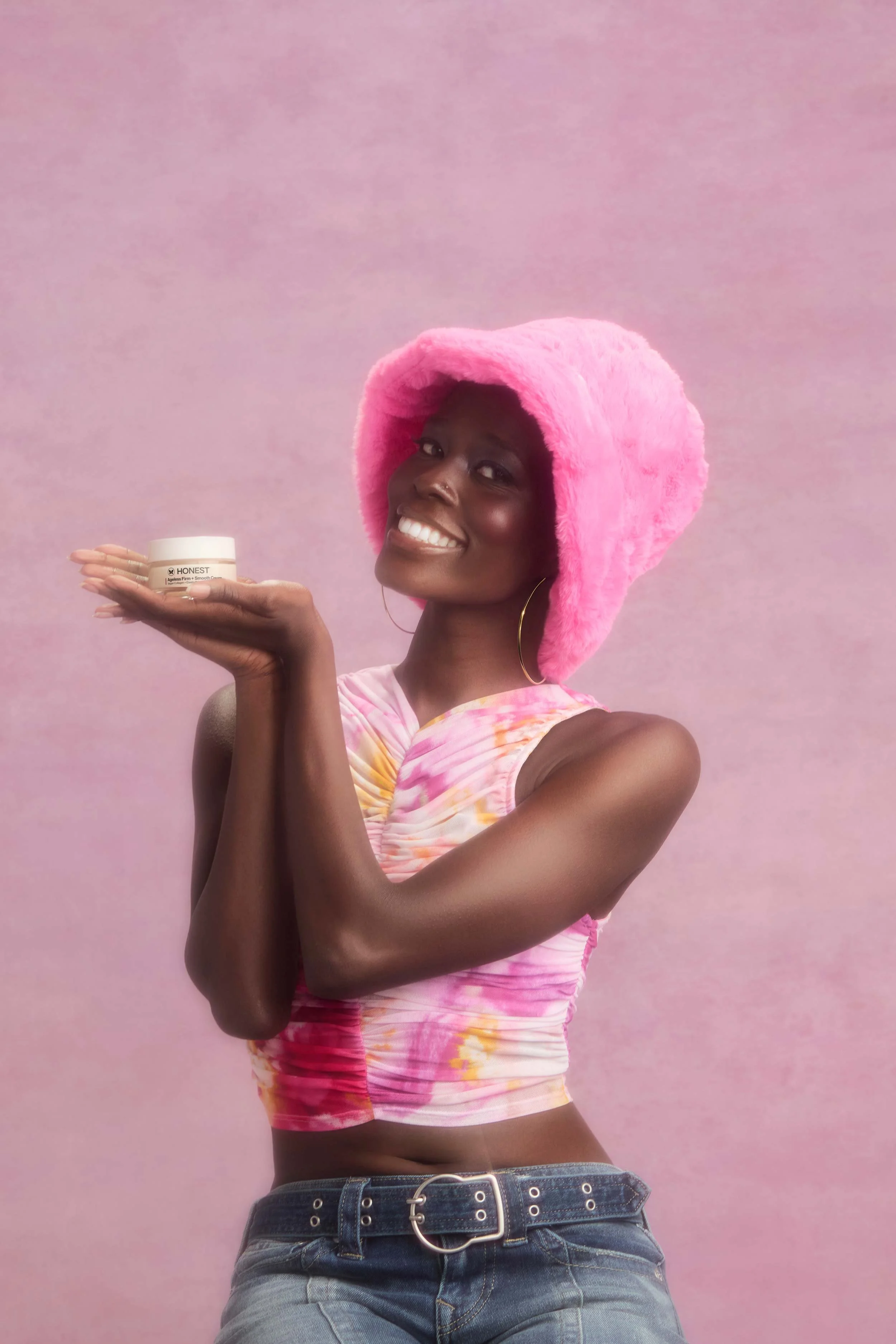 zooey-creel-art-director_honest-ageless-stills-y2k_10.jpg
