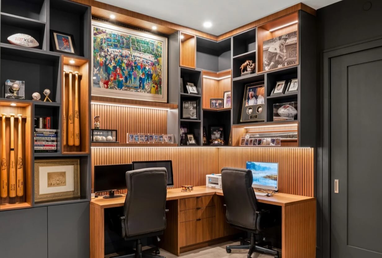 Who wouldn&rsquo;t look forward to Mondays in a home office like this? 🥰
Thoughtfully customized to showcase my client&rsquo;s treasured collectibles, this space blends fluted wood detailing with refined painted finishes for a workspace that feels b
