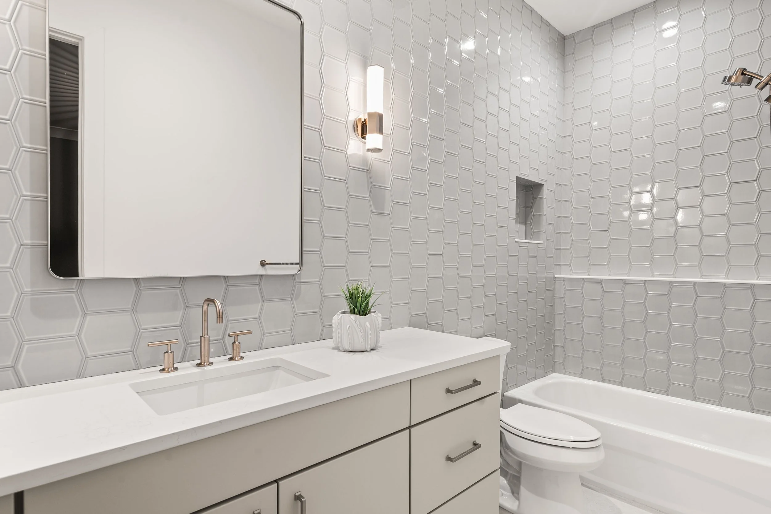 5005 S The Riviera St (21).jpg