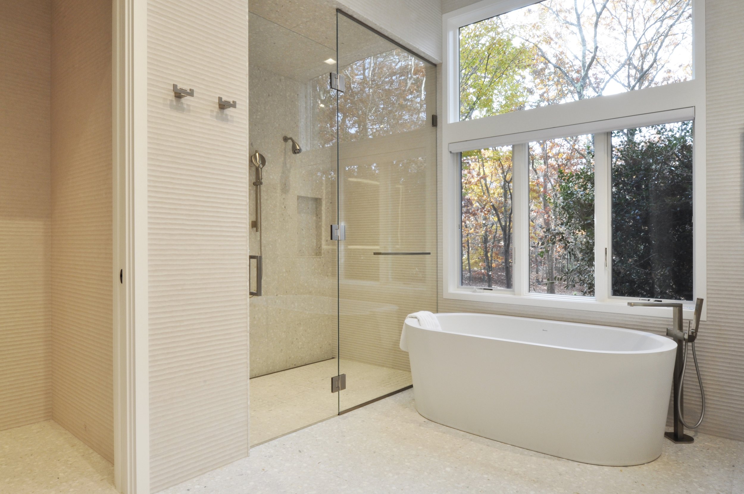 11QC-EH_MASTER BATHROOM 01_ARKE.JPG