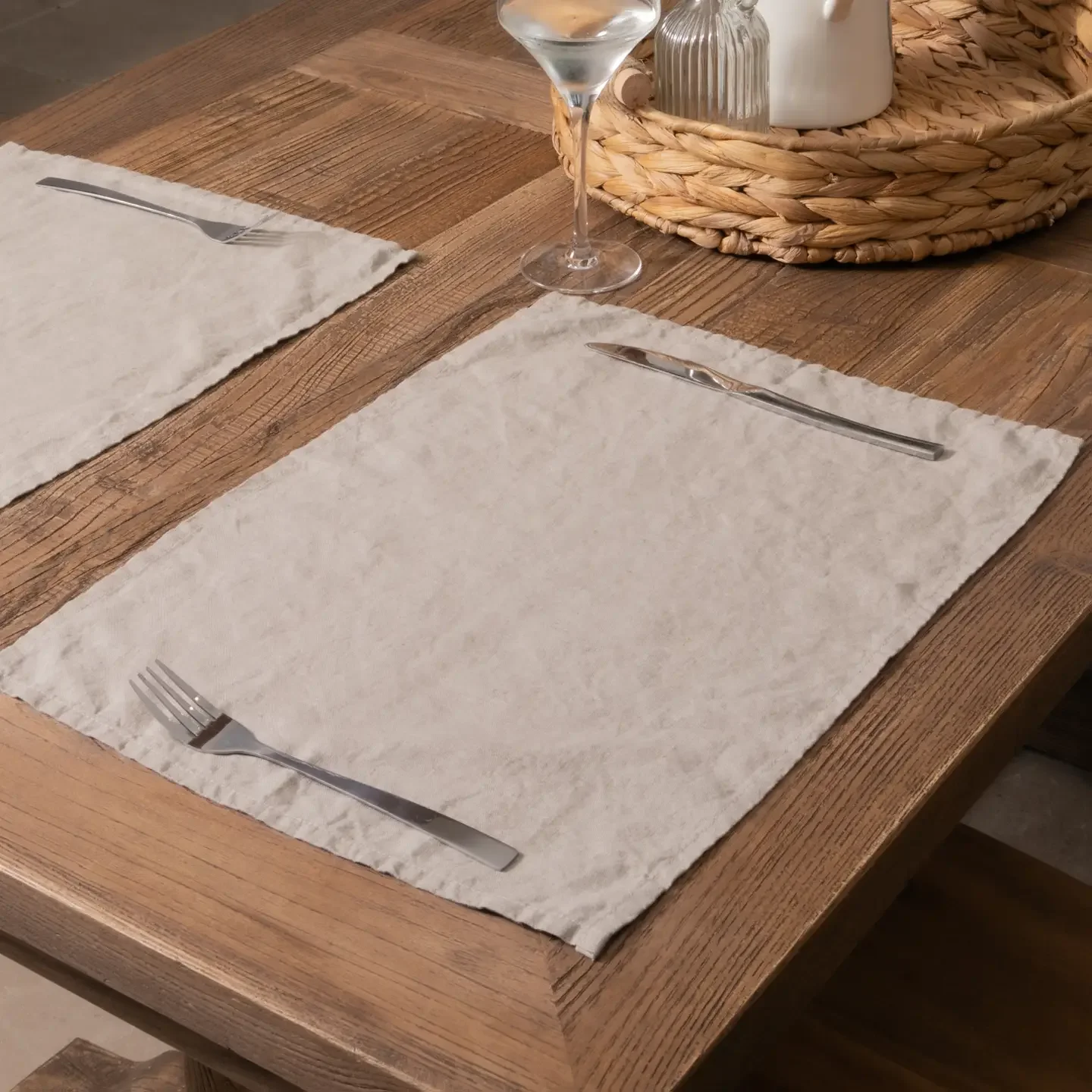 4 linen placemats natural.webp