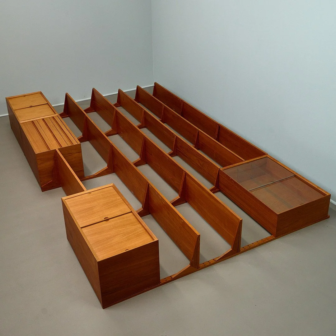 POUL CADOVIUS. 27-piece wall shelf/shelf system, teak, 1960s, Denmark