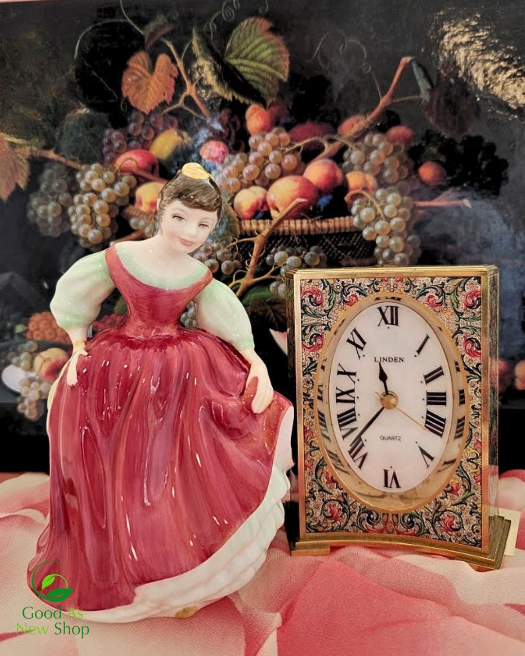 Set your clocks! The End of Season Half Price Sale starts Wednesday morning! Amazing merchandise still available, just in time for summer. #goodasnewshopsherborn #shopsecondhand #sherborn #halfpricesale #bostonareathrift