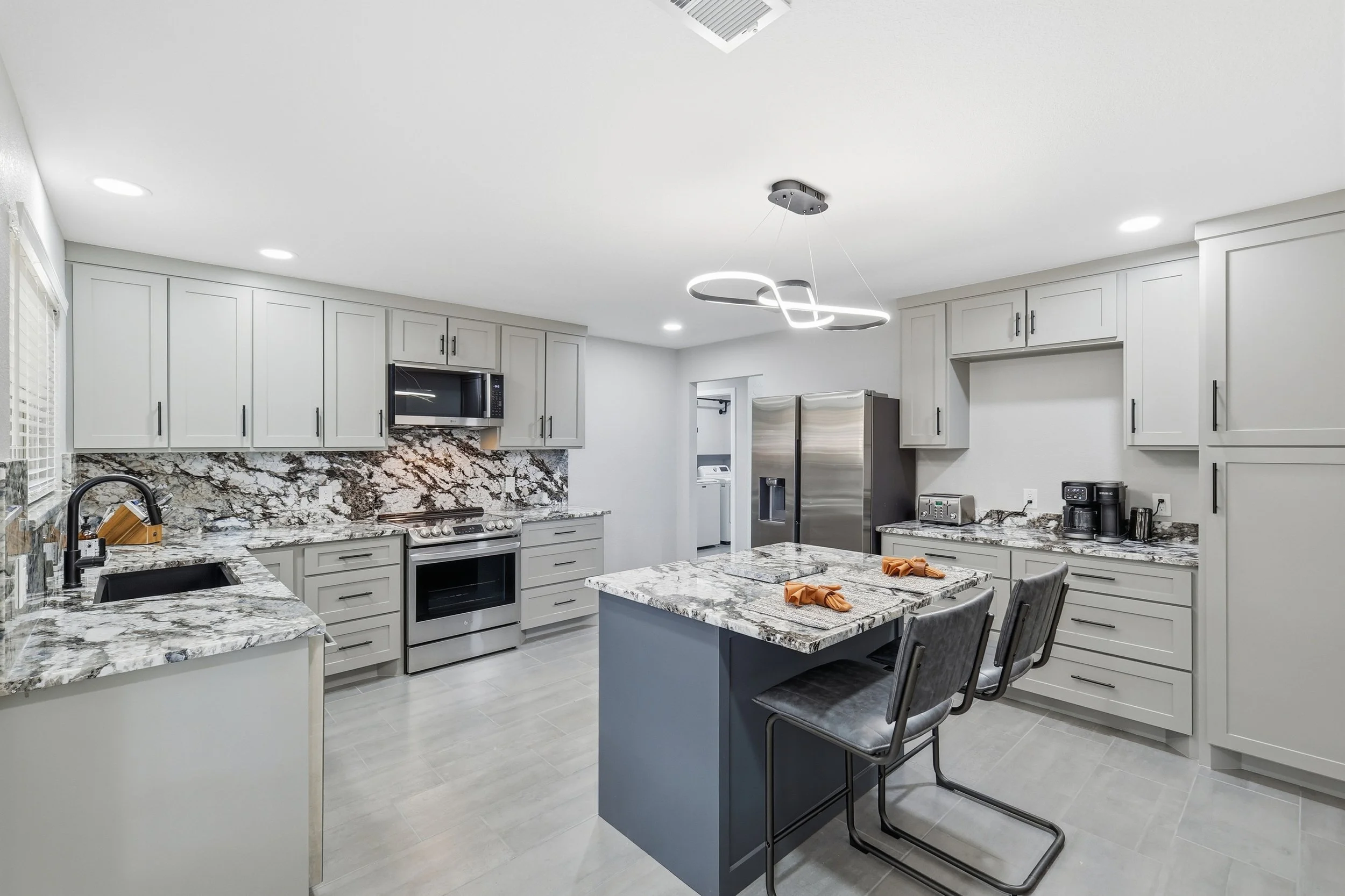 2010 new kitchen 2.jpg