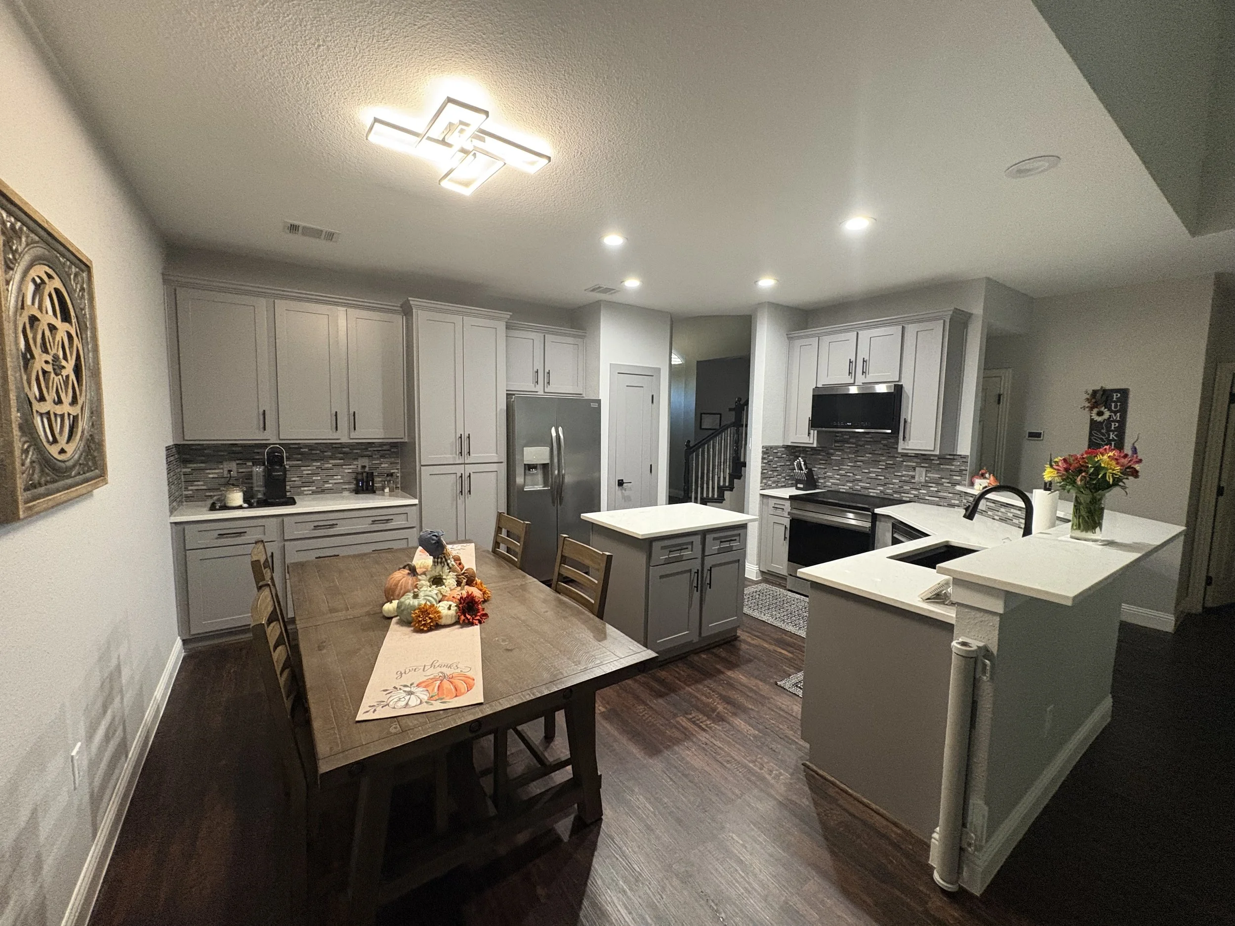 2824 full kitchen.jpeg