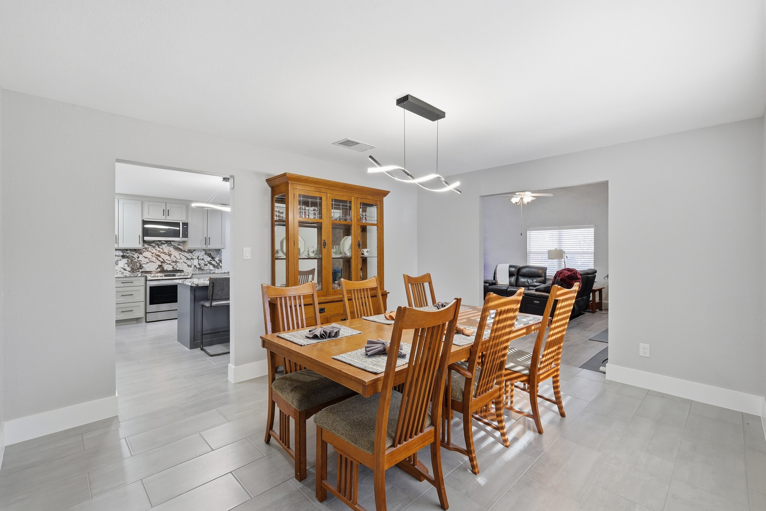 2010 new dining 3.jpg