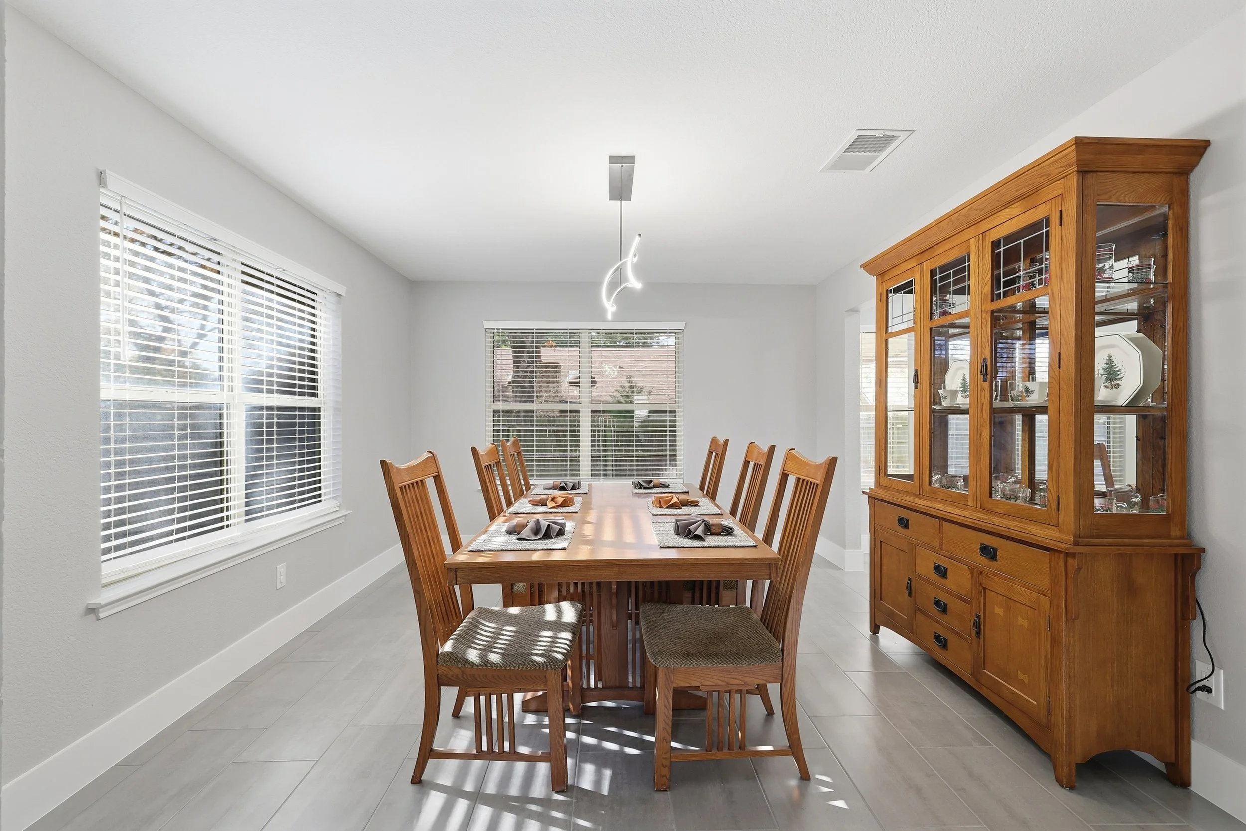 2010 new dining 2.jpg