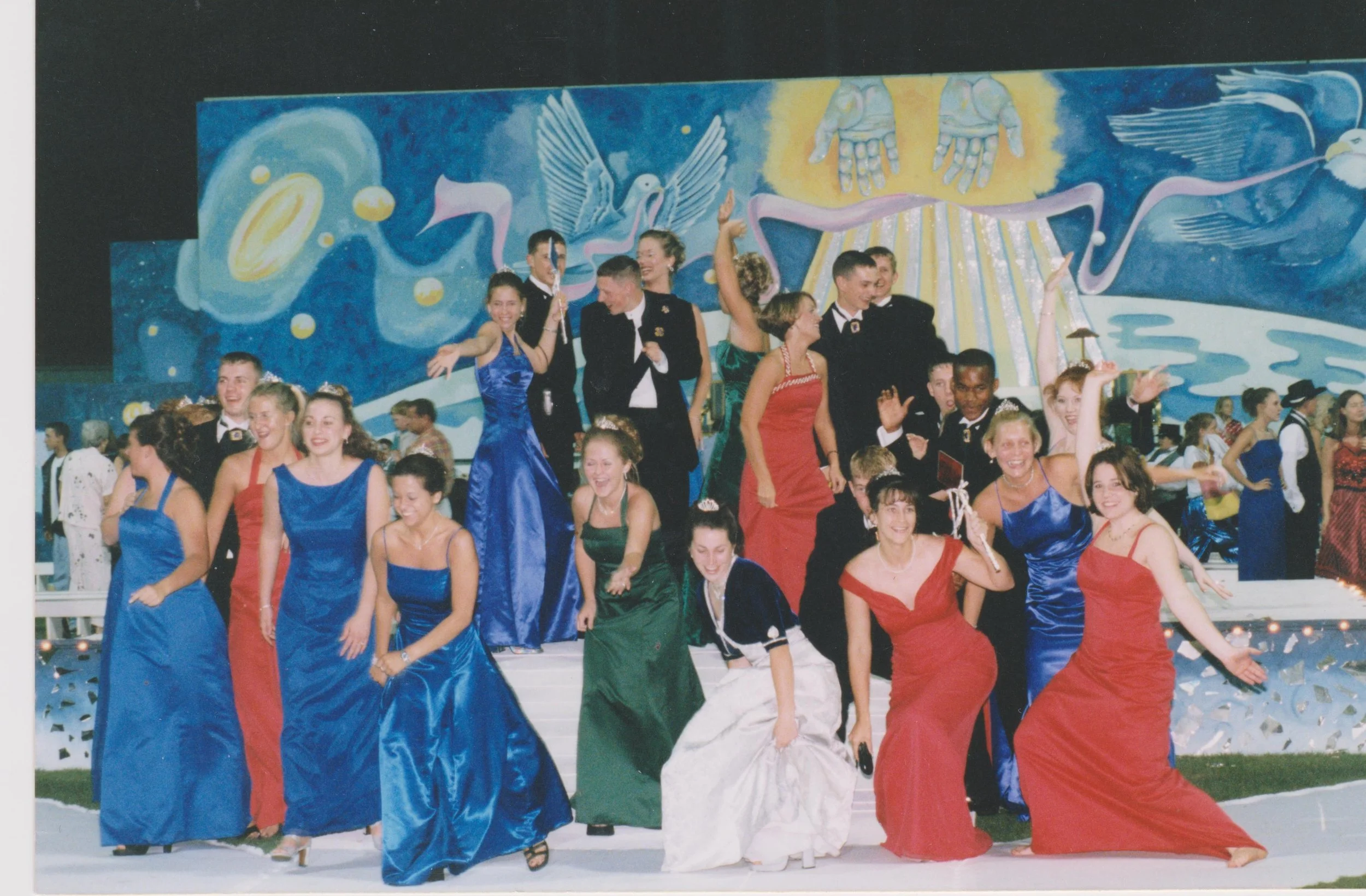 2000 senior maifest coronation dancers