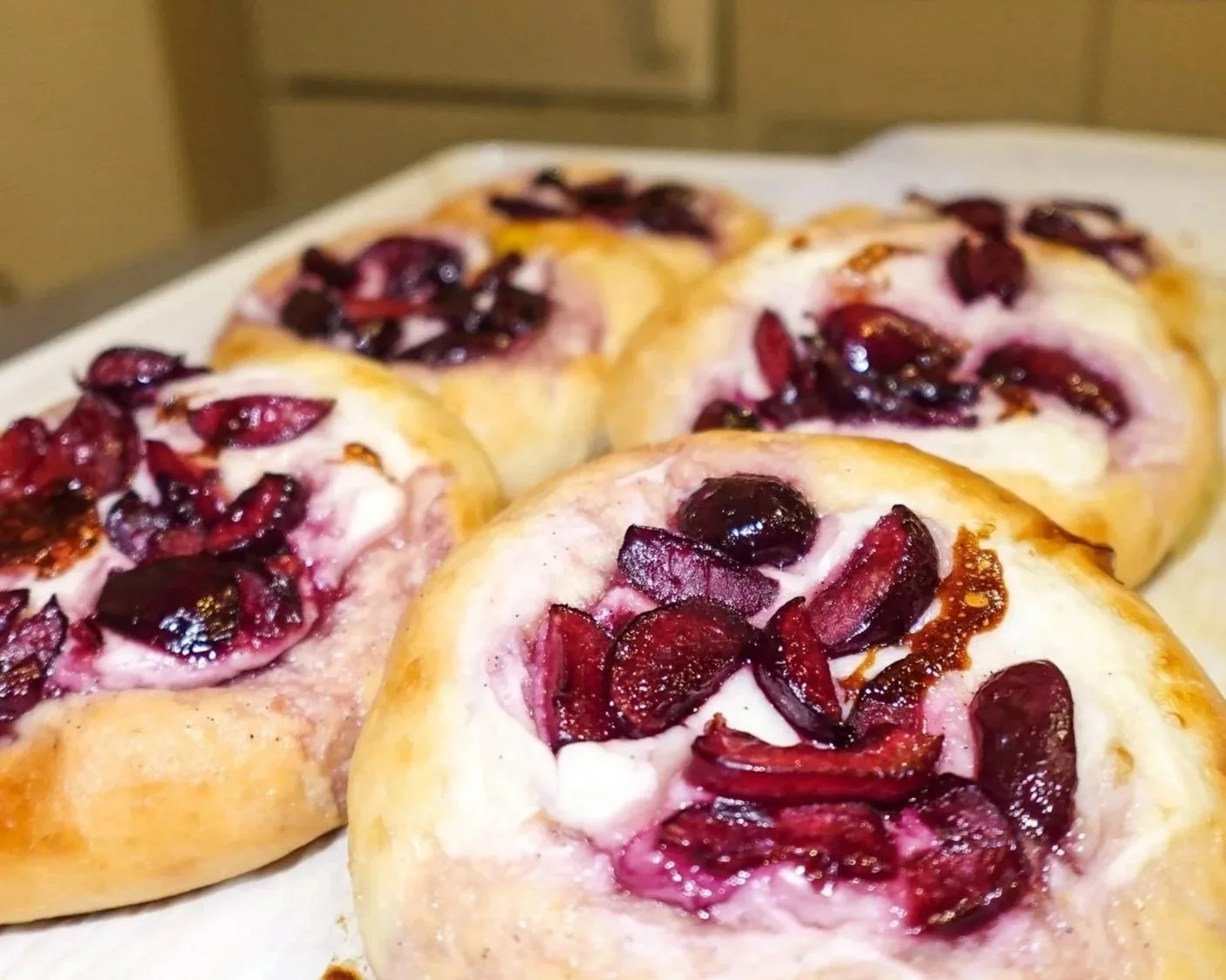 Bourbon Vanilla Bean Cream
Cheese Brioche Danish with
Sweet Dark Cherries