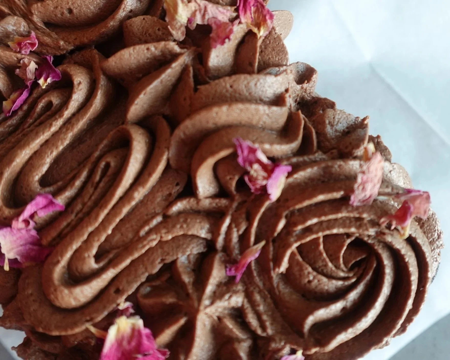 Dark Chocolate Espresso cake with
Chocolate Buttercream
