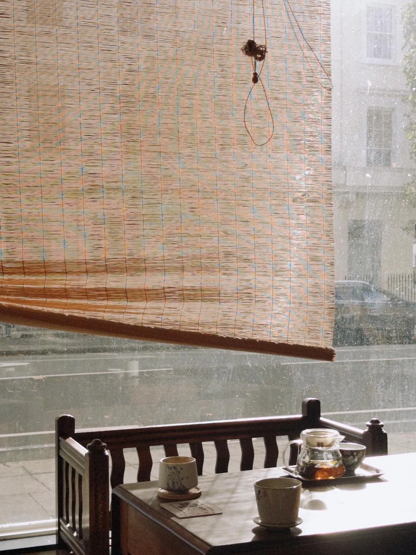 &ldquo;Rise and grind&rdquo;

_____________________
Photo by : @skyekerran 
#london 
#vibes 
#naturalsunlight