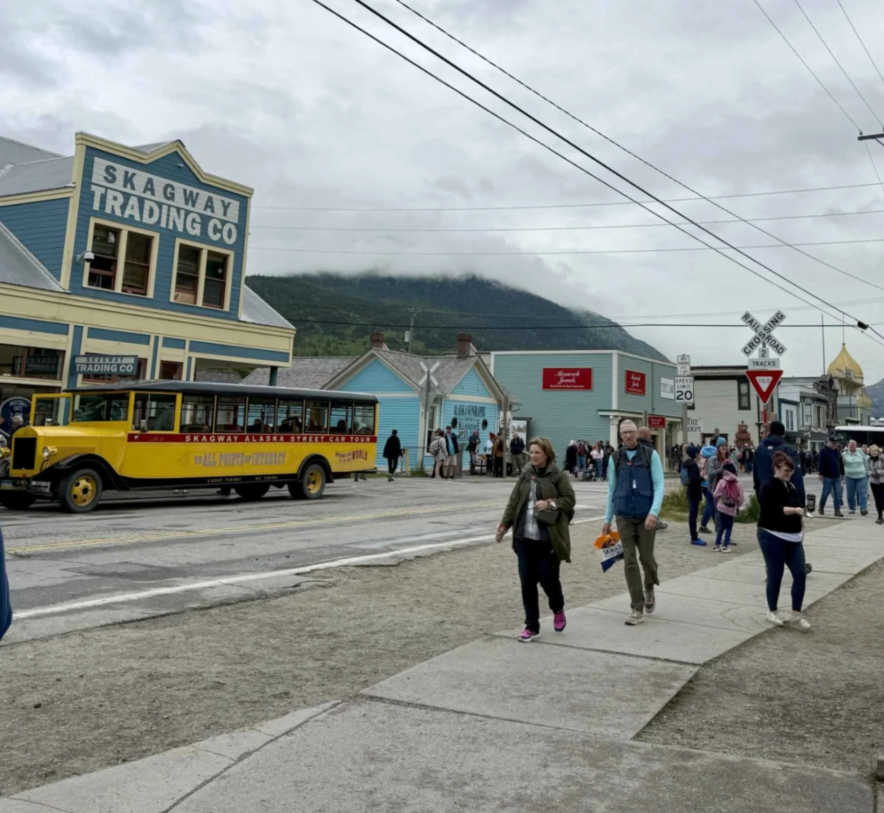 alaska-norwegian-encore-skagway-street-bus.jpeg