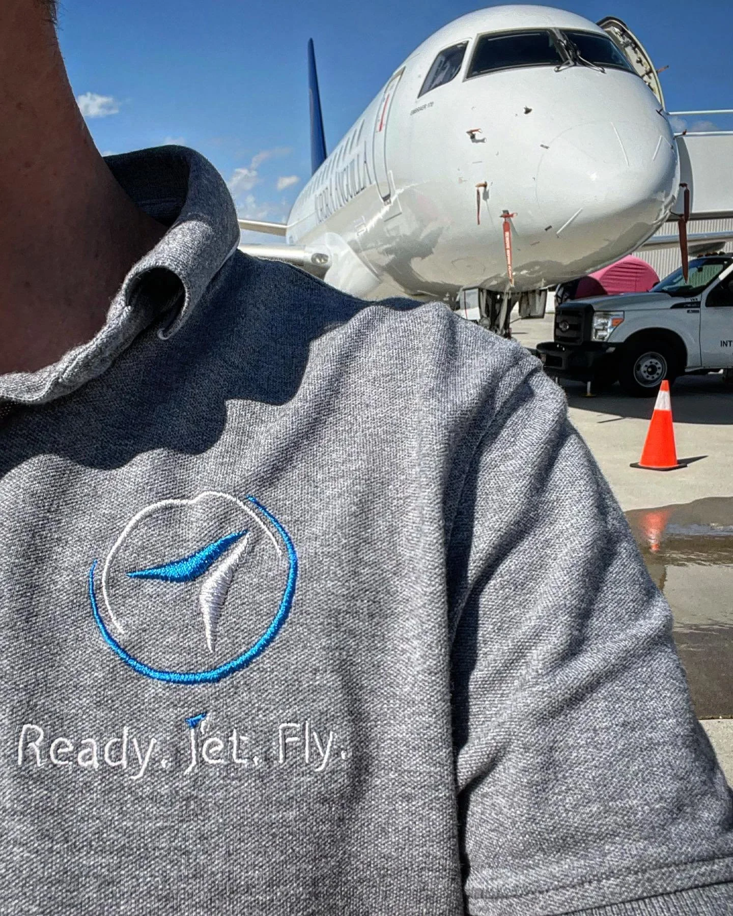 Happy client on a happy day. Welcome to Washington State. Shoutout to @bestjetsintl for getting us here! @readyjetfly at your service from start to finish. 

#bestjetsinternational #readyjetfly #privatejet #privatejets #spokane #embraer170 #travelgra