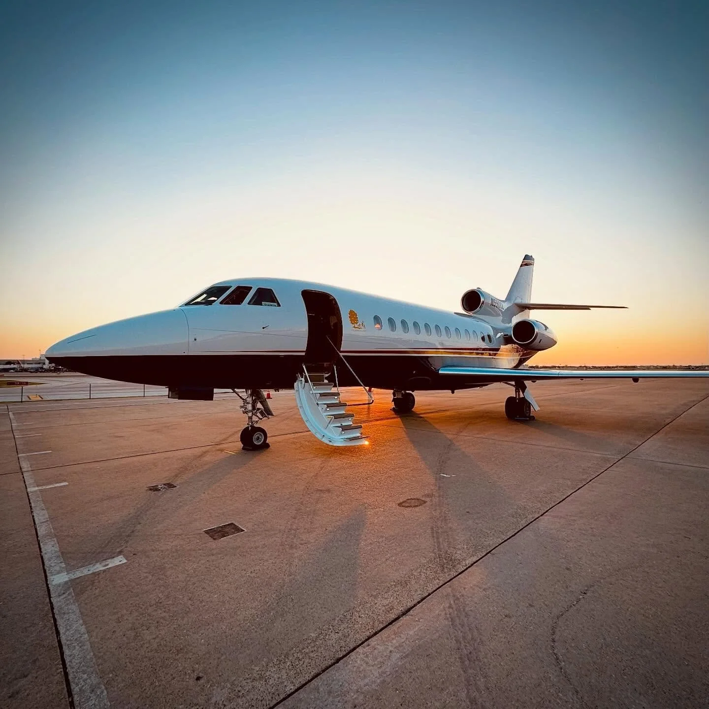 Golden hour hits different when the office is a Falcon 900EX ✨
Stairs down. Engines quiet. Mission accomplished.

#Falcon900EX #BusinessJet #PrivateAviation #SunsetVibes #JetLife ReadyJetFly