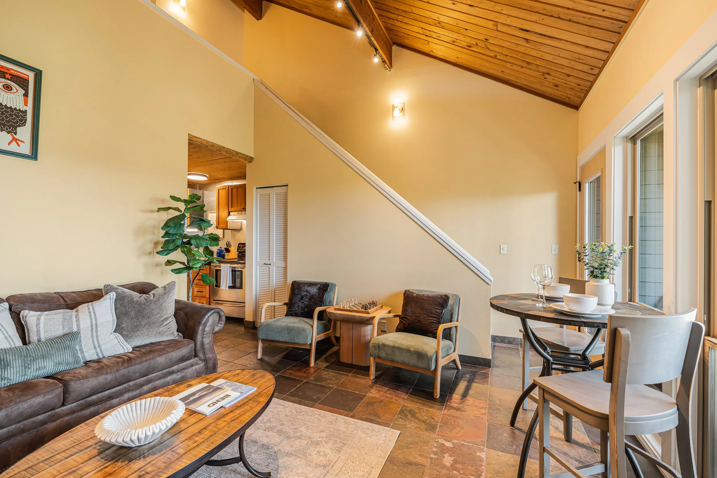 23-18575 SW Century Dr Unit 1033-20.jpg