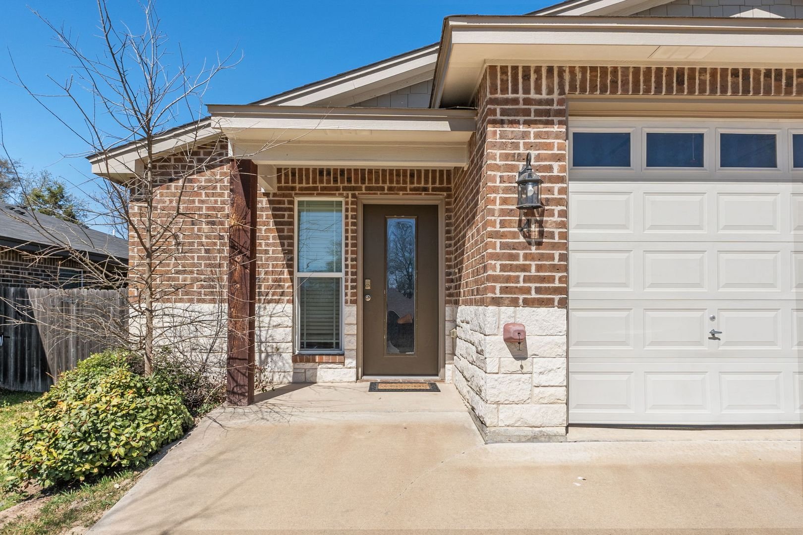  Photos are of of unit next door. Finishes and layout are the same, but flipped. 