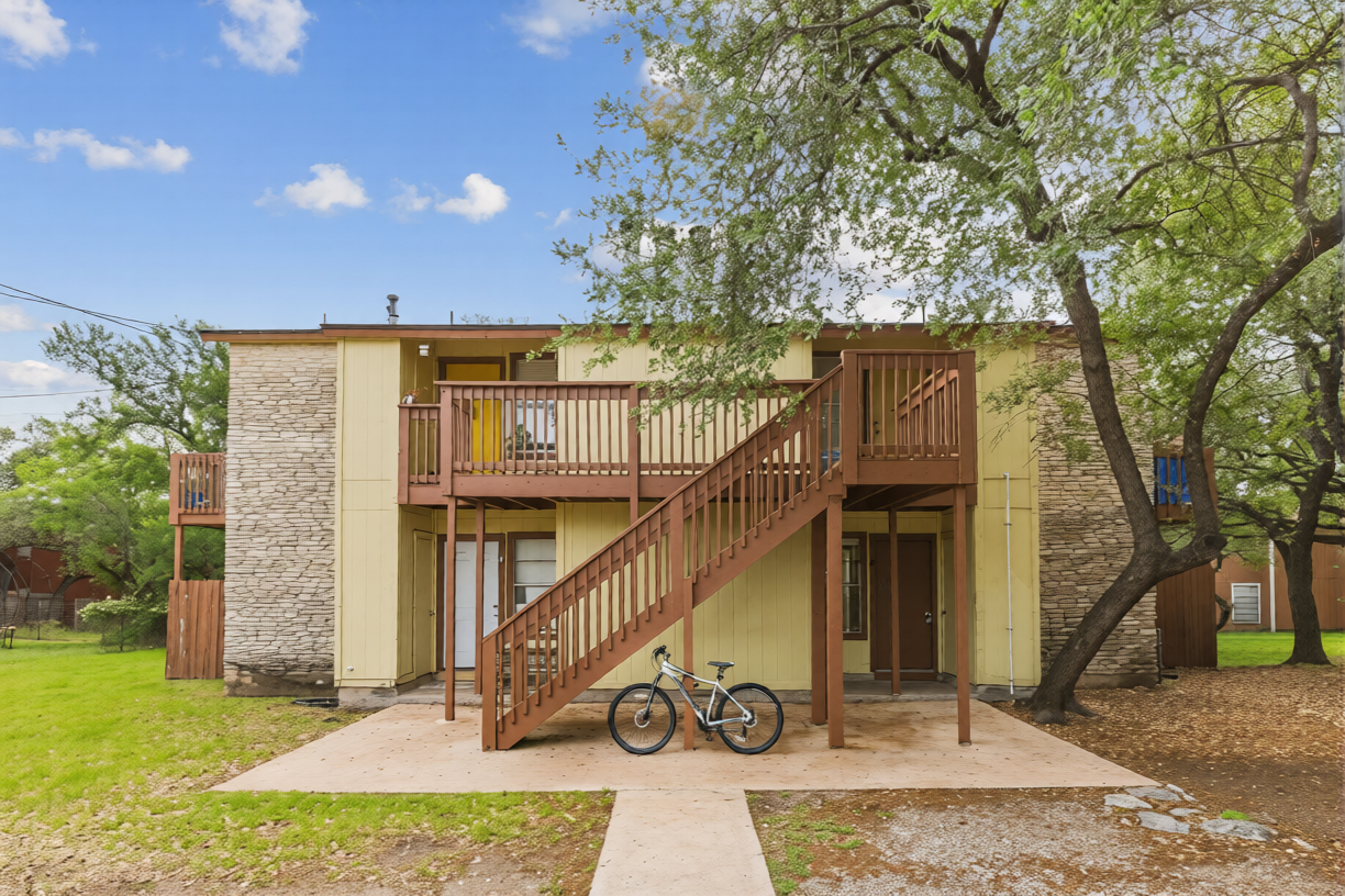 302 Algerita Dr #D