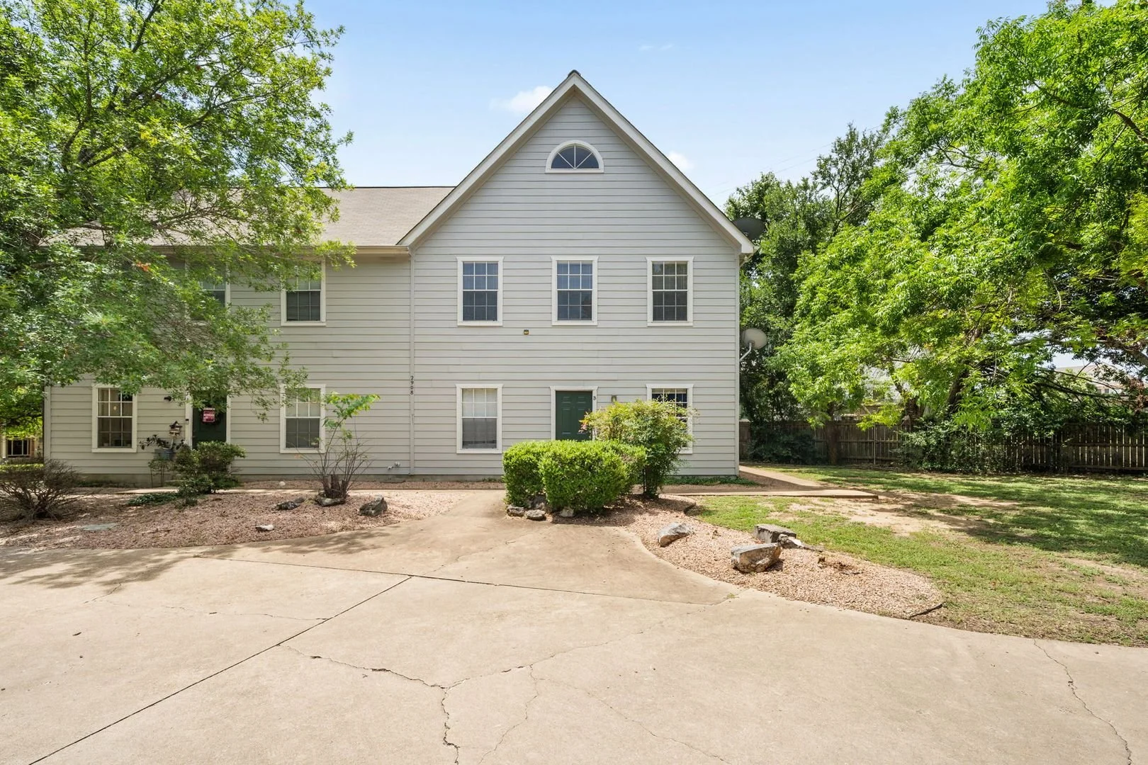 2908 Whisper Oaks Ln #D