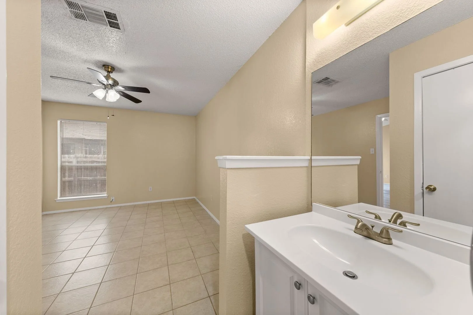 313 Greenlawn (19).jpg