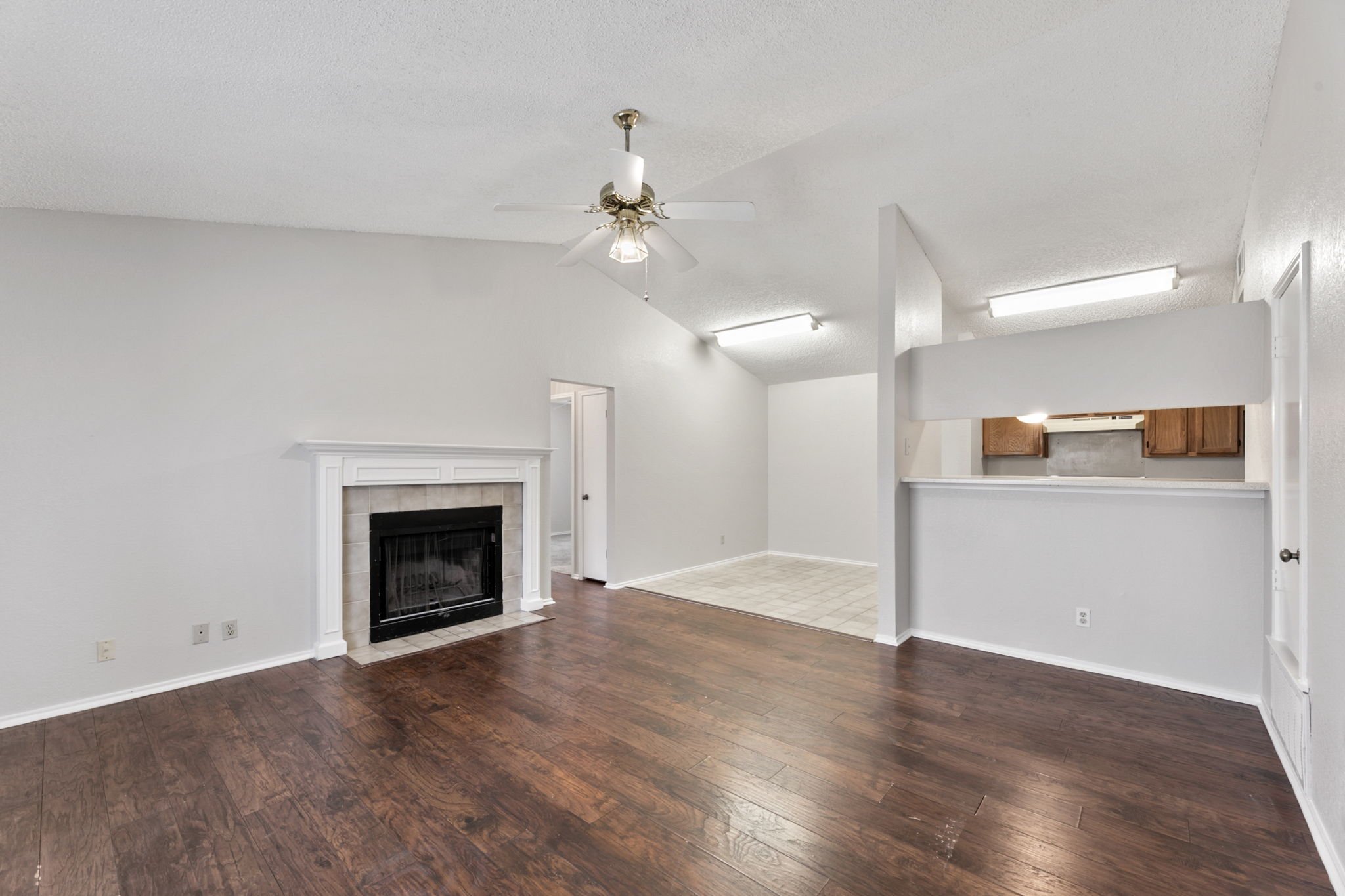 4-SQFT-6629.jpg