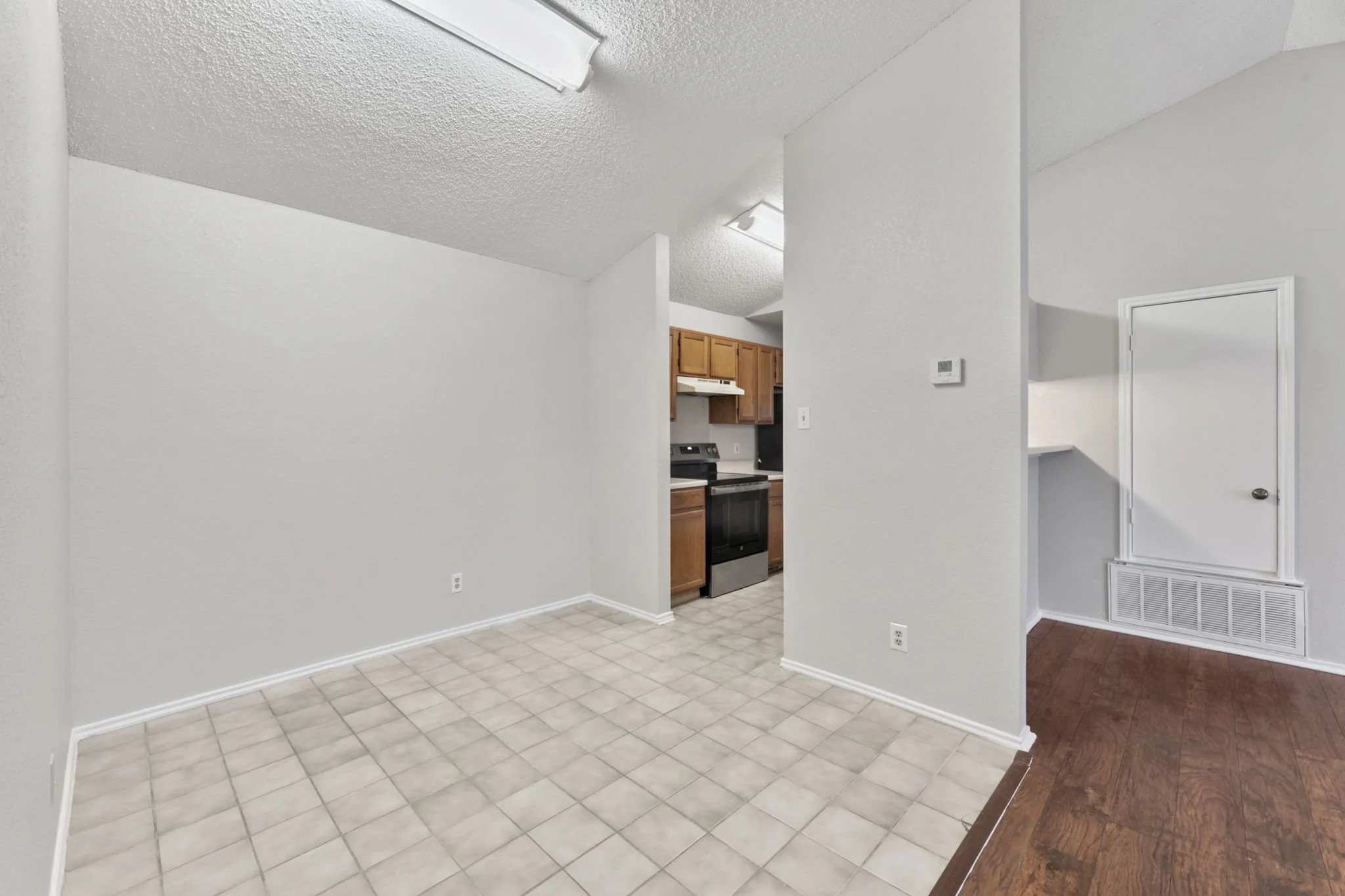 6-SQFT-6640.jpg