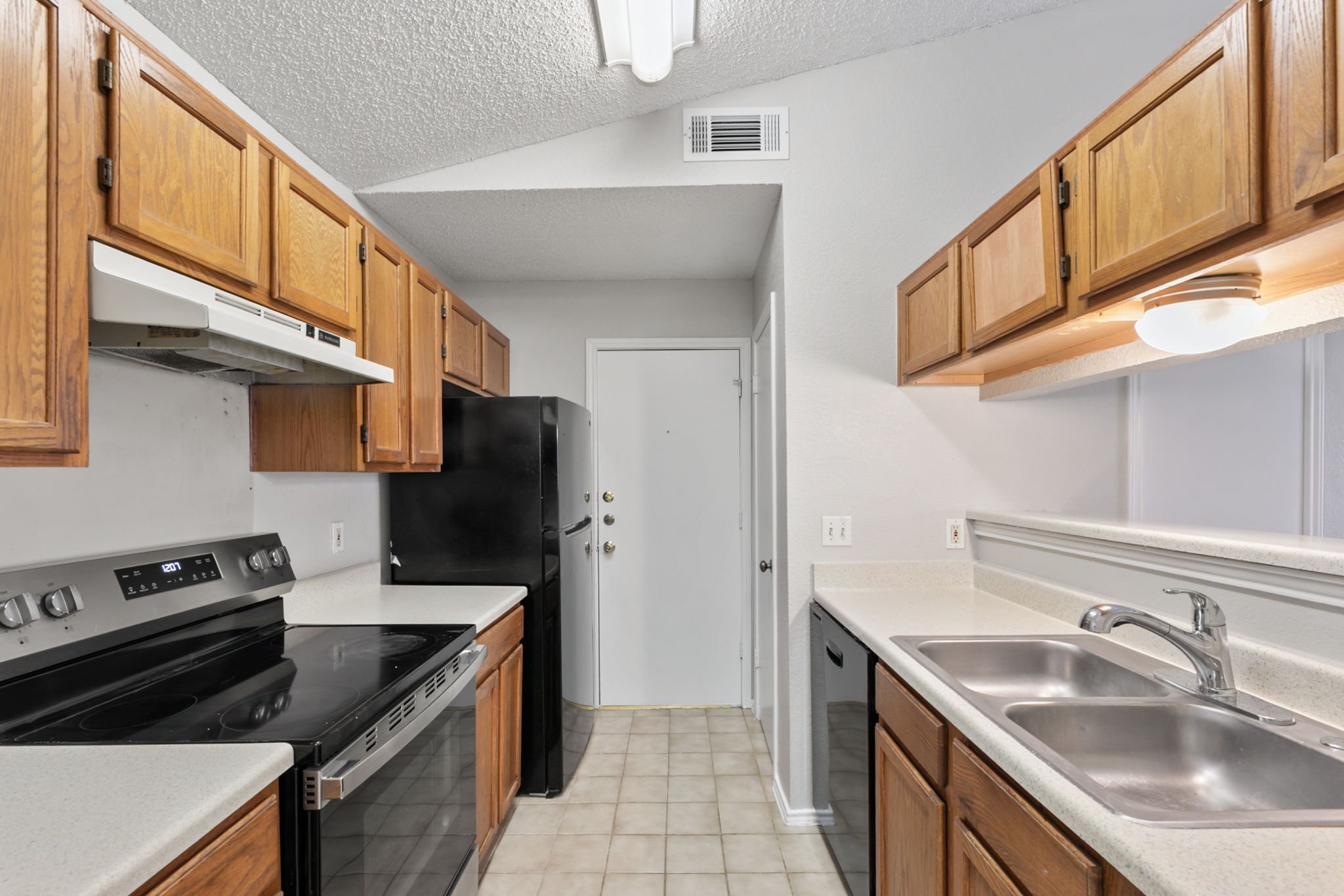 8-SQFT-6649.jpg