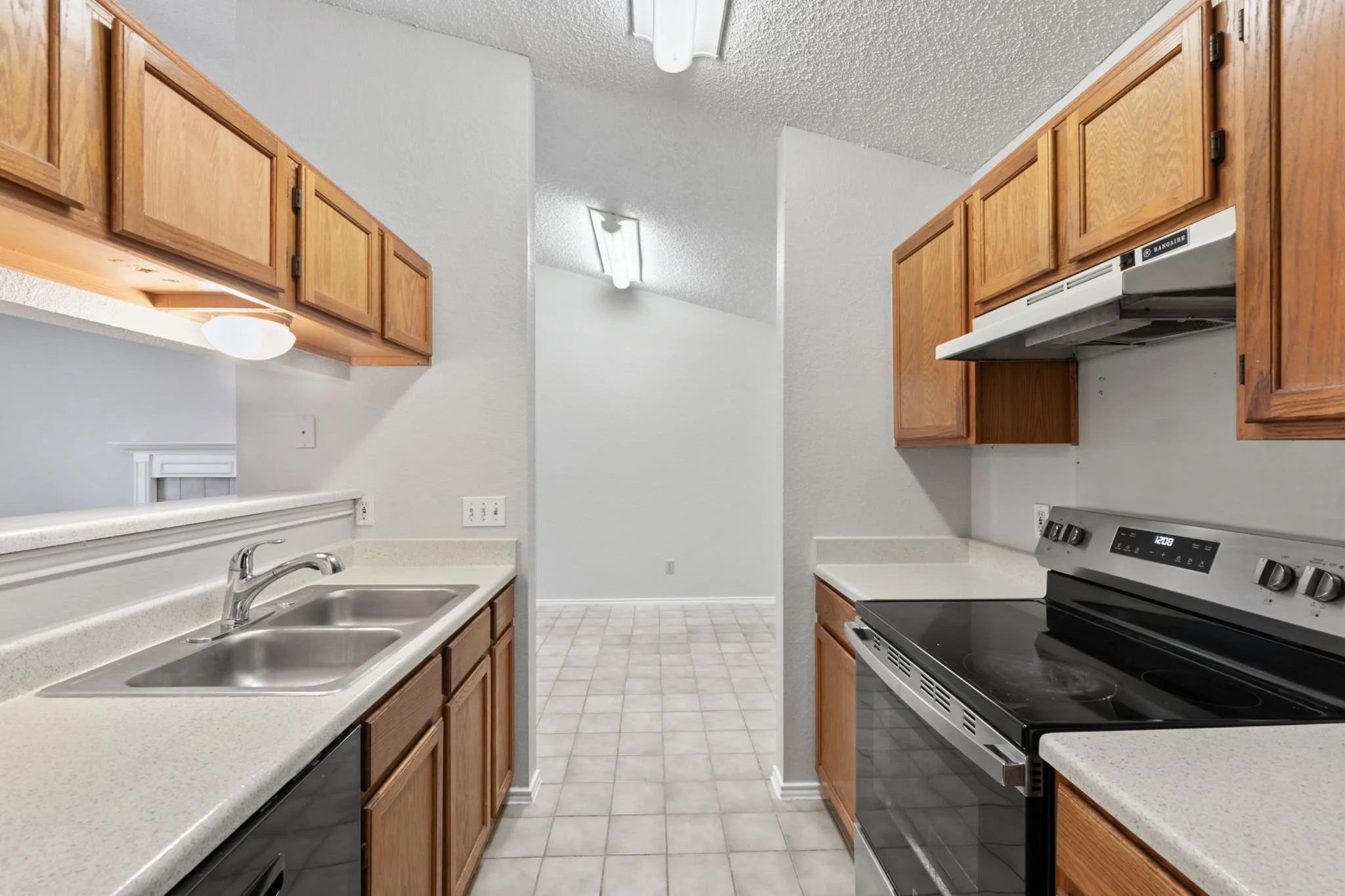 9-SQFT-6654.jpg