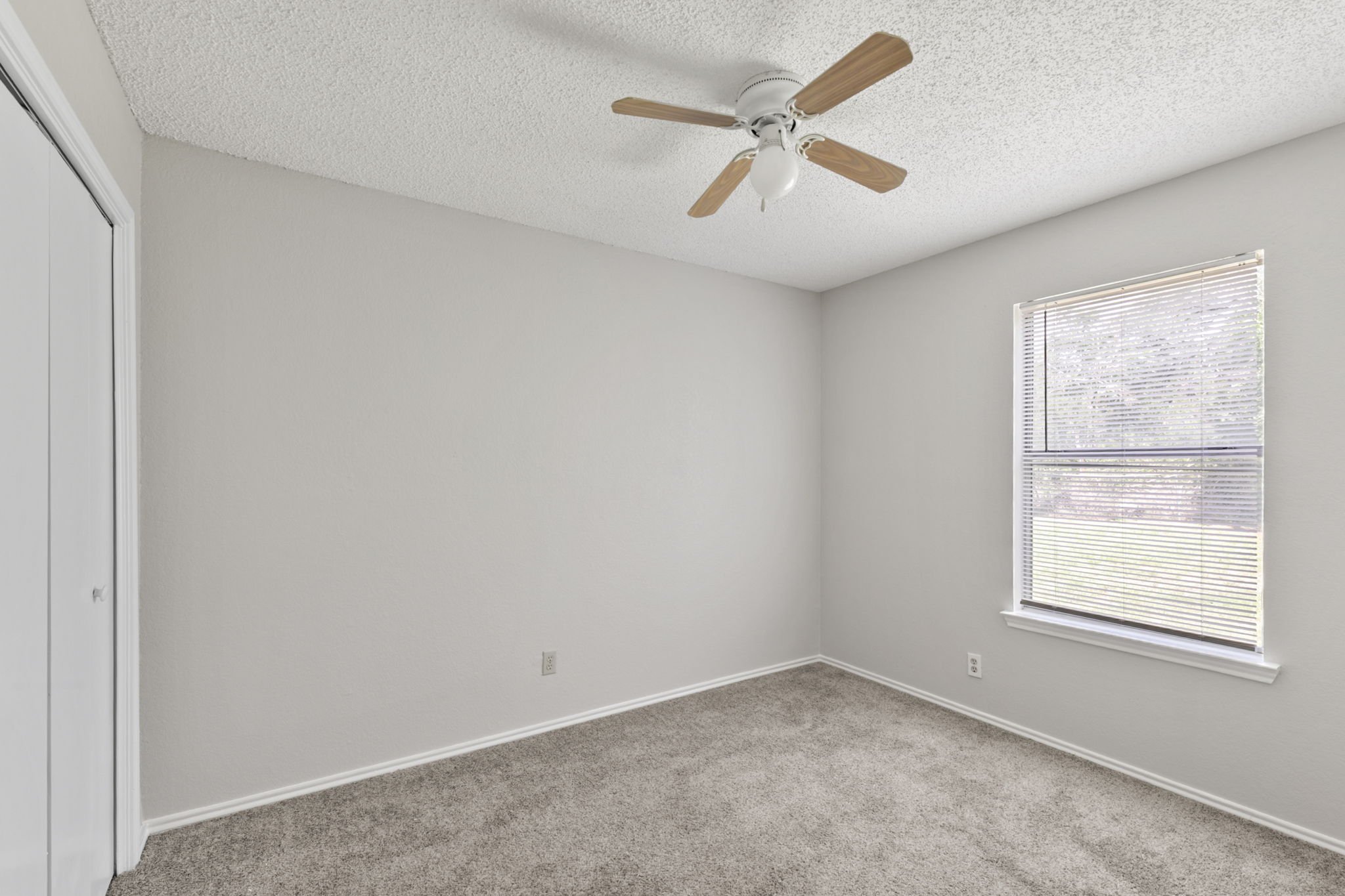 10-SQFT-6665.jpg