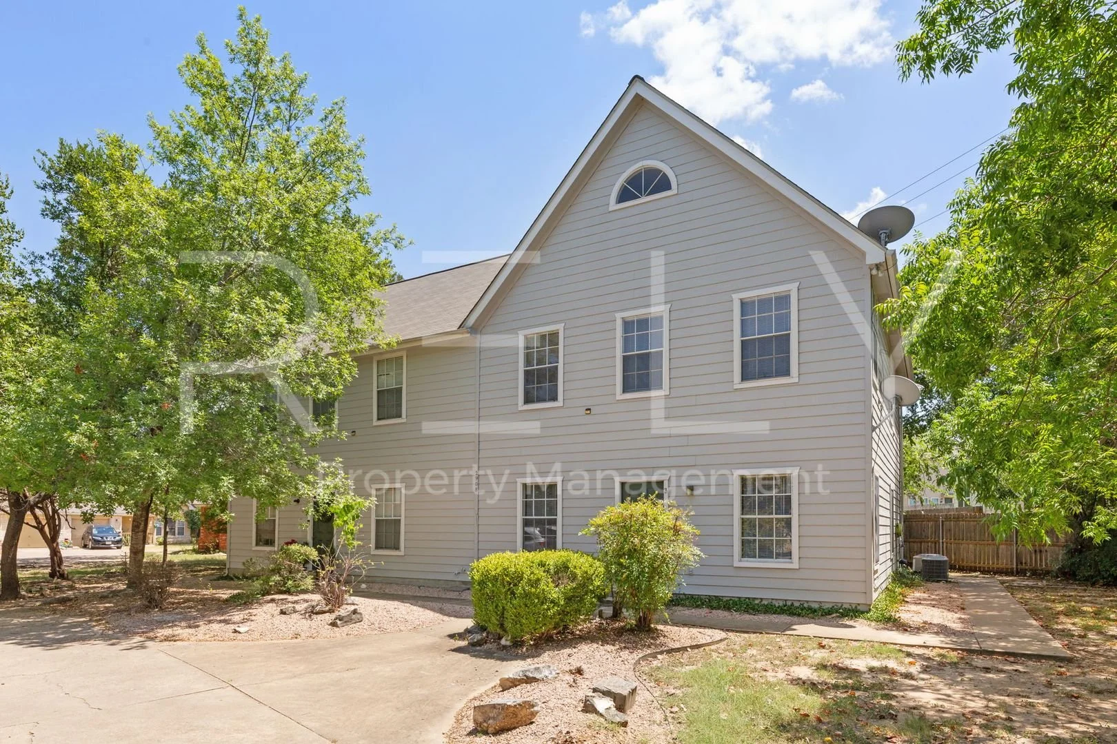 2908 Whisper Oaks Ln #B