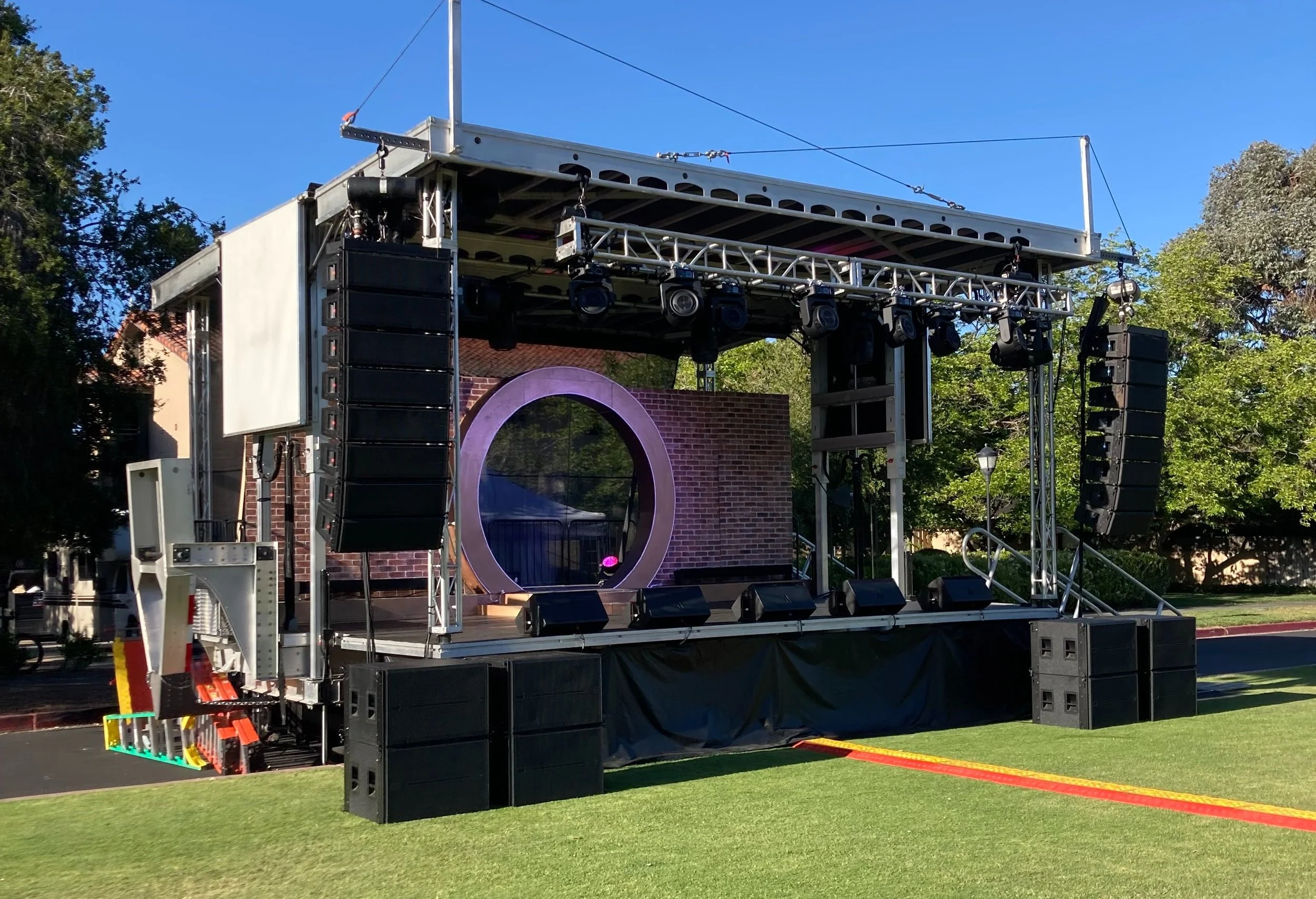 DRAGFEST 2022 - director, set designer, carpenter | Stanford Drag Troupe