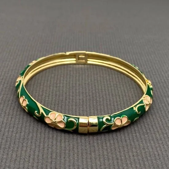 Chinoiserie Flower Gold Plated Bangle
