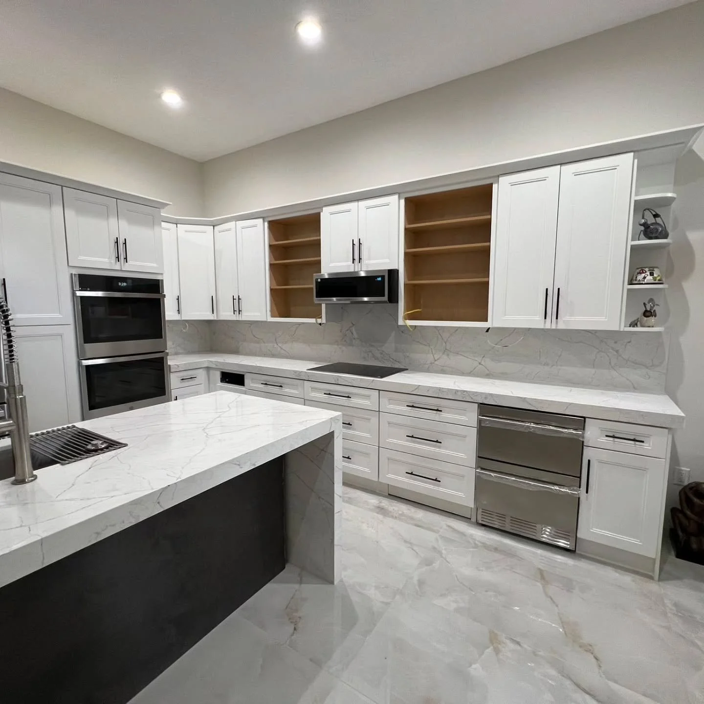 Quartz 3" Miter Edge