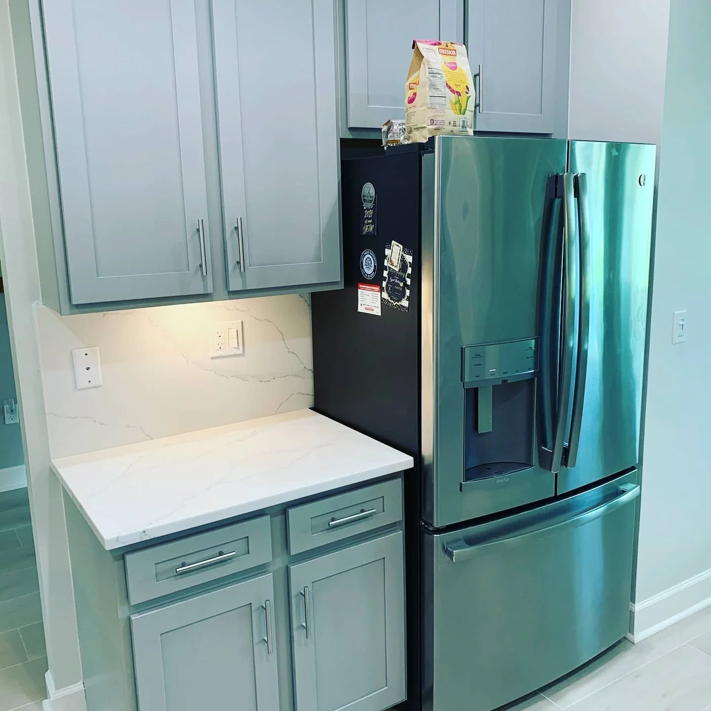 Borghini Silver Quartz countertop