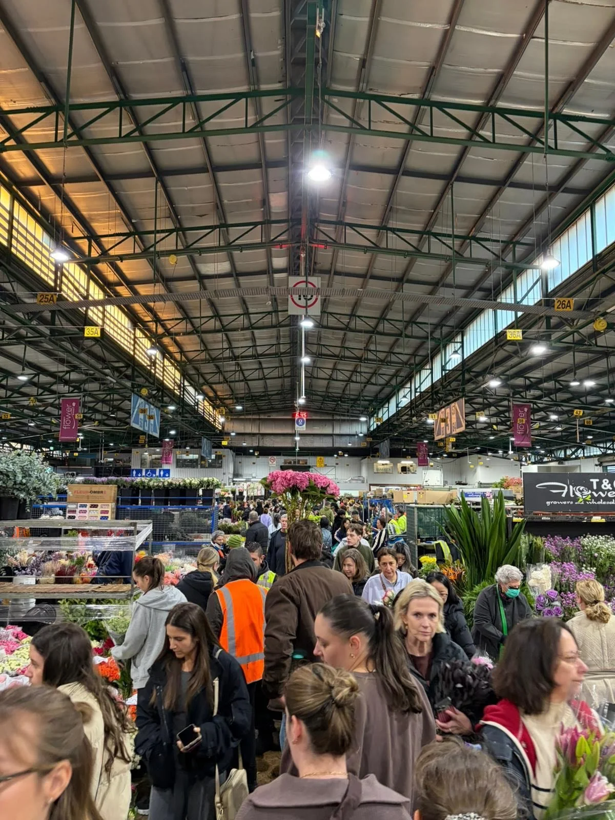 Reports are in and it was a huge success for growers and florists alike this Mother&rsquo;s Day. The Sydney Flower Market was heaving with lots of beautiful, fresh product and a swarm of florists, wholesalers and general public. Vans full to the brim
