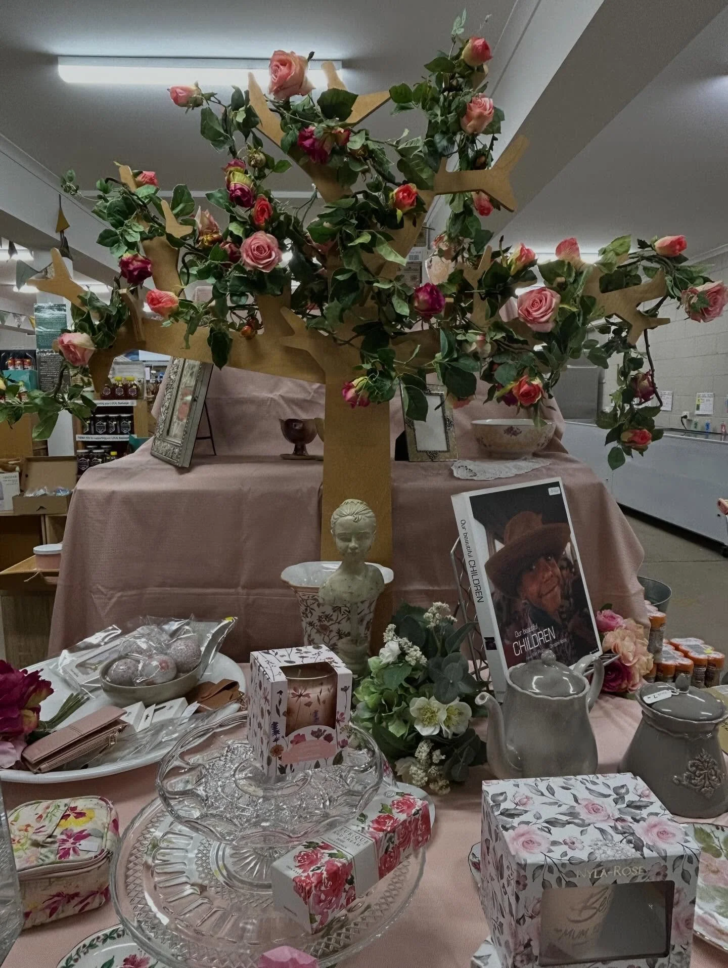 Celebrating mums everywhere 💛

 We  recognise the love, care, and strength that mothers bring into the world each and every day.🌺🌷🌻🌼🪷🪻🌻🥀🌷