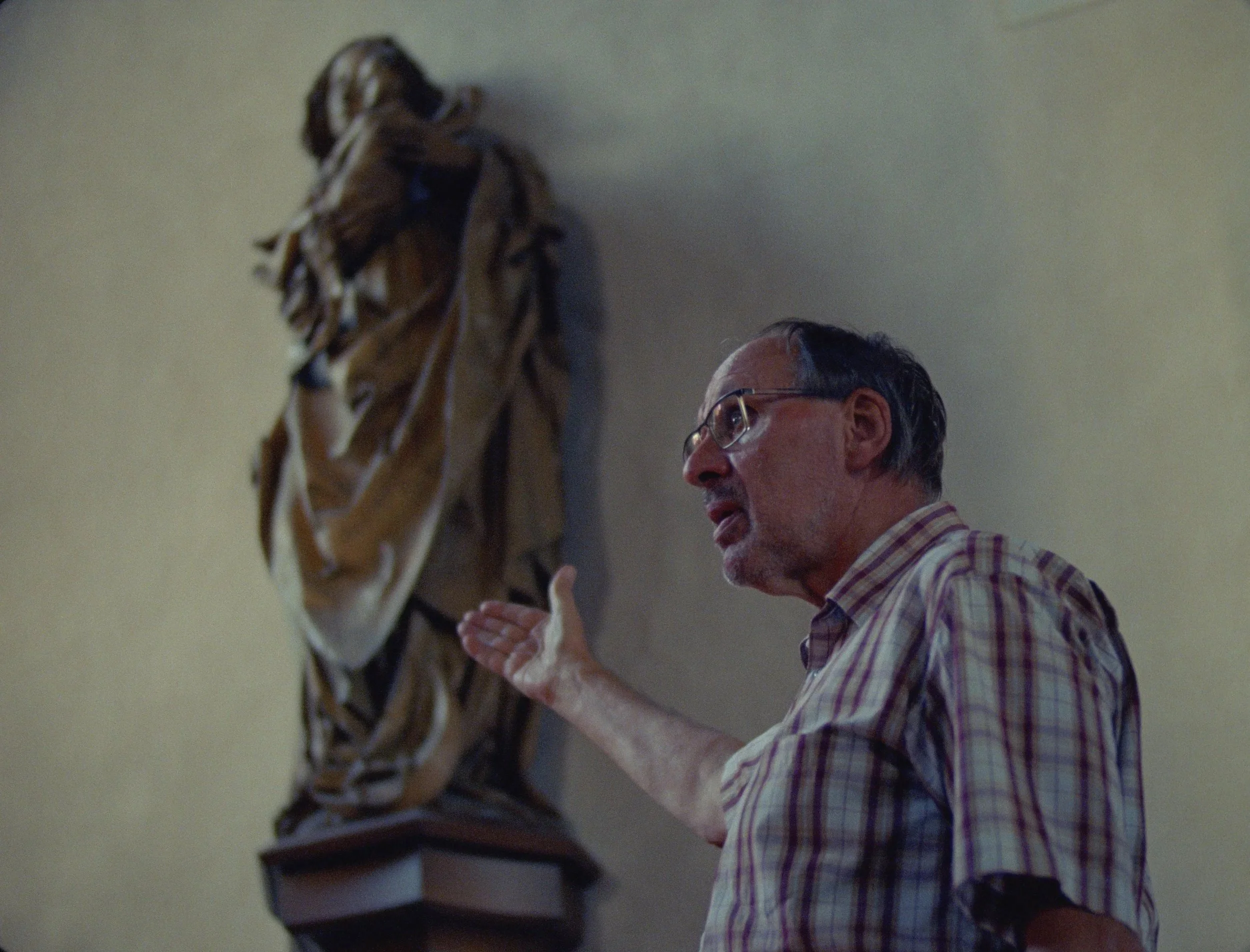 Church_Tour+Guide_MS.jpg