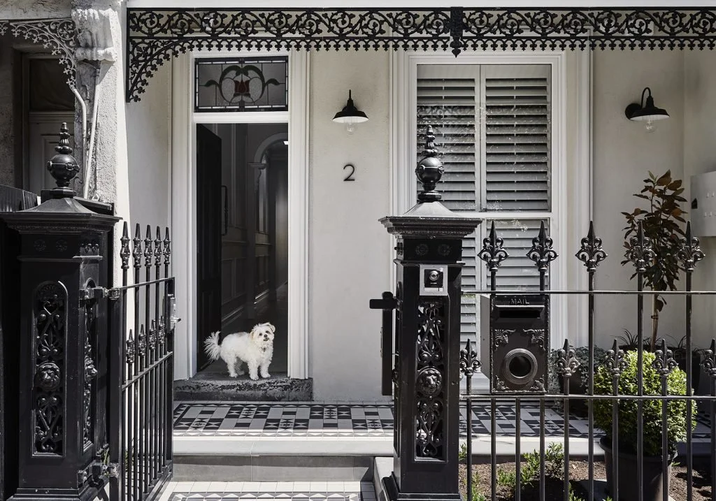 Lifestyle Upgrade: More Light, Space &amp; Flow for a Drab Terrace