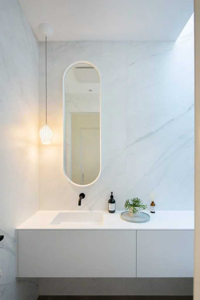 Picture Perfect: 45 Ideas for Bathroom Mirror Style and Placement
