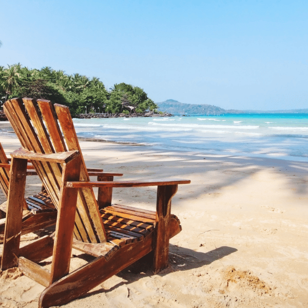 How does rolled-up holiday pay work in the UK?
