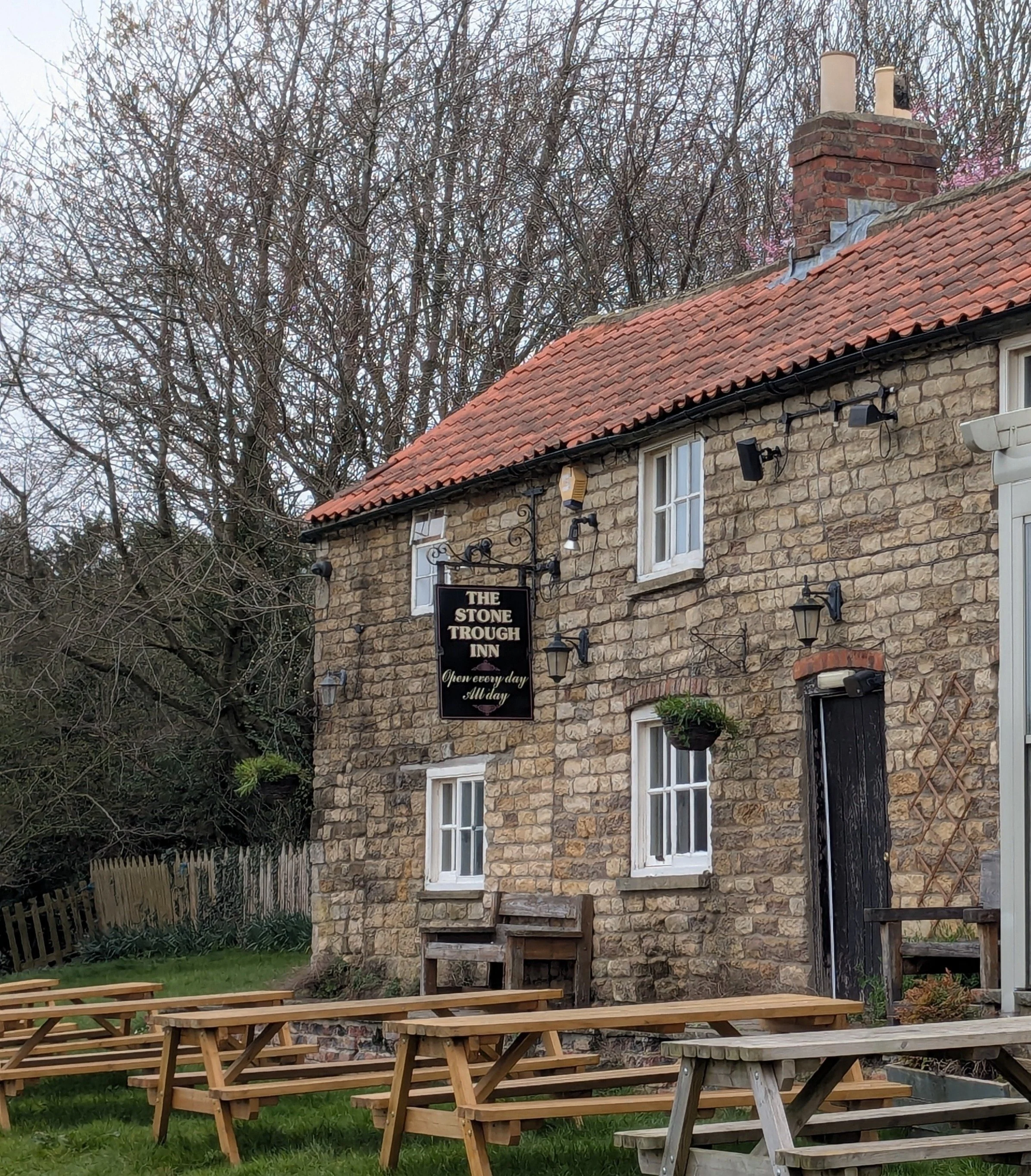 Stonegate Inn Pub at Kirkham cropped.JPG