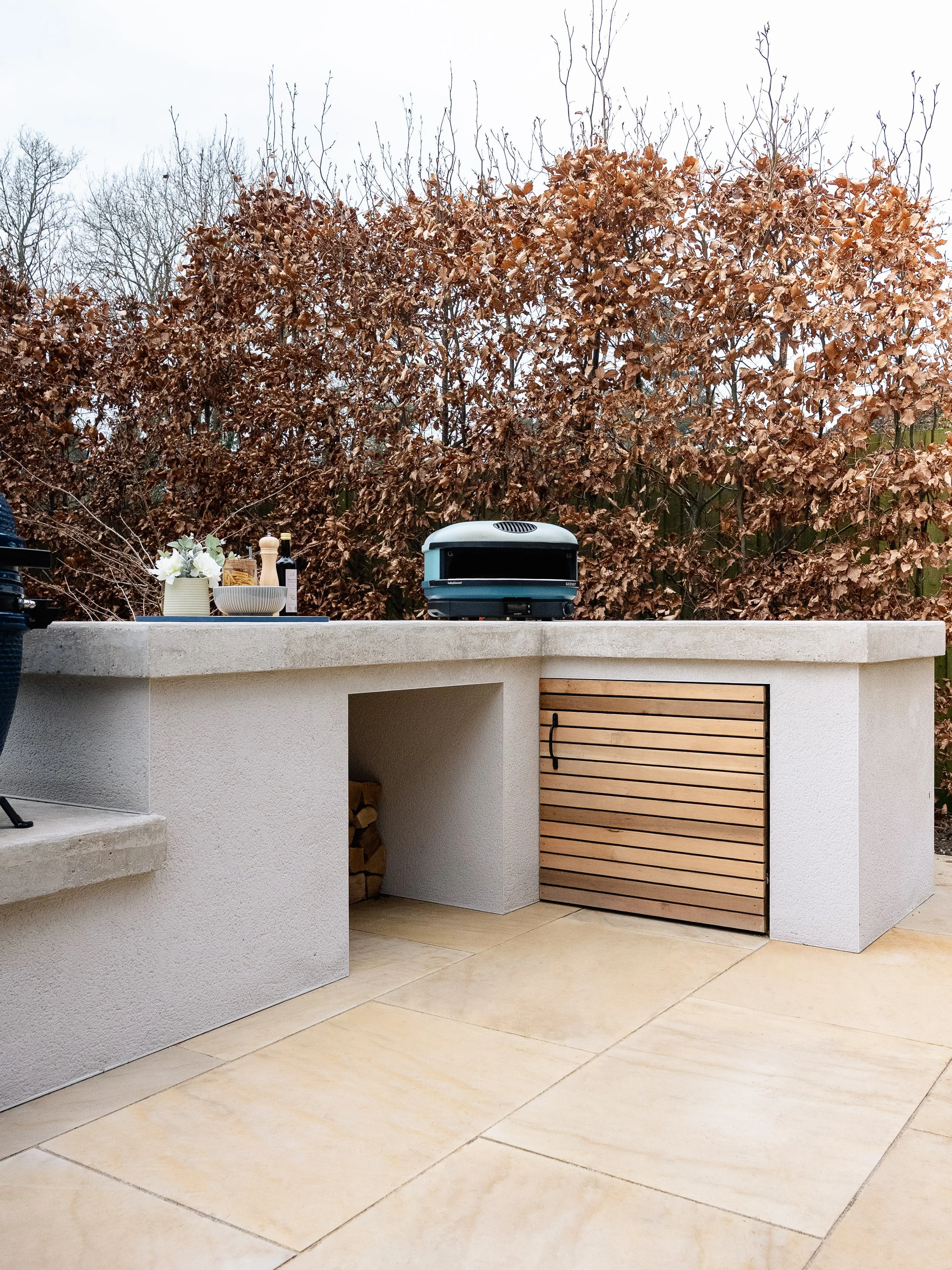 Outdoor Kitchen build and install by a garden design and landscaping serving surrey, hampshire, berkshire, camberley, ascot, london and surrounding areas. 