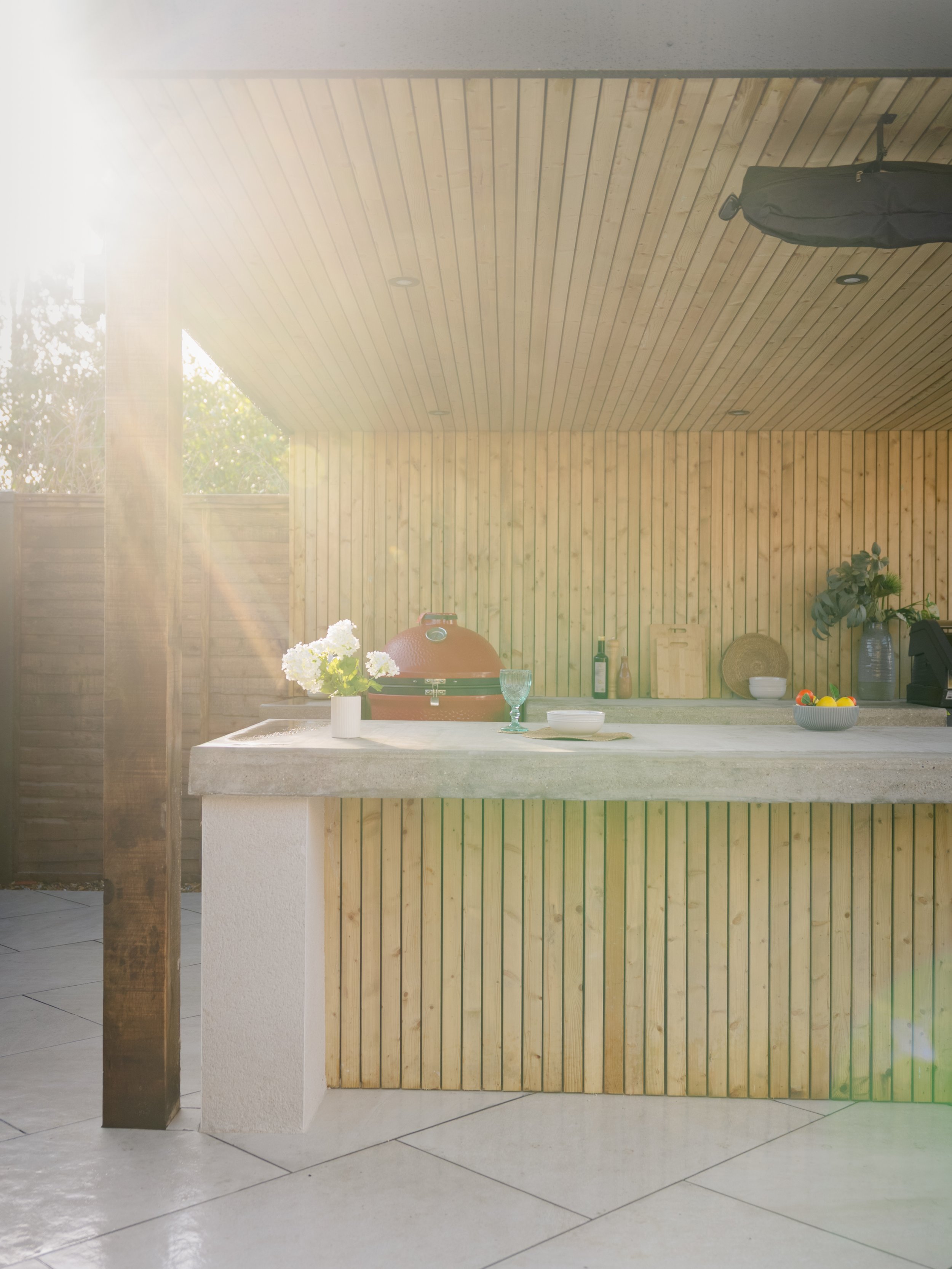 Outdoor Kitchen build and install by a garden design and landscaping serving surrey, hampshire, berkshire, camberley, ascot, london and surrounding areas. 
