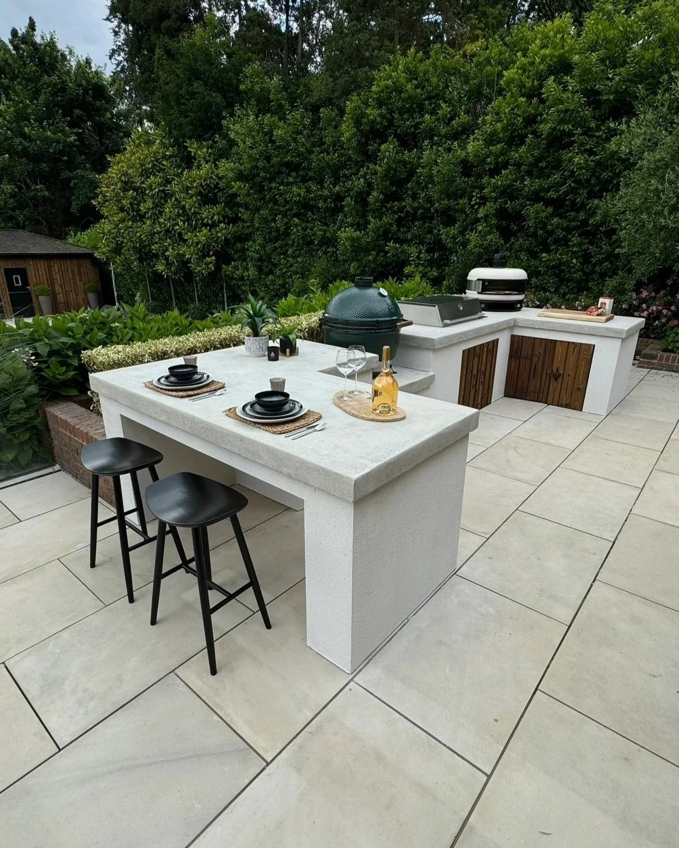 Bespoke Outdoor Kitchens build and install by a trusted garden design and landscaping company serving surrey, hampshire, berkshire, camberley, guildford, london and surrounding areas.