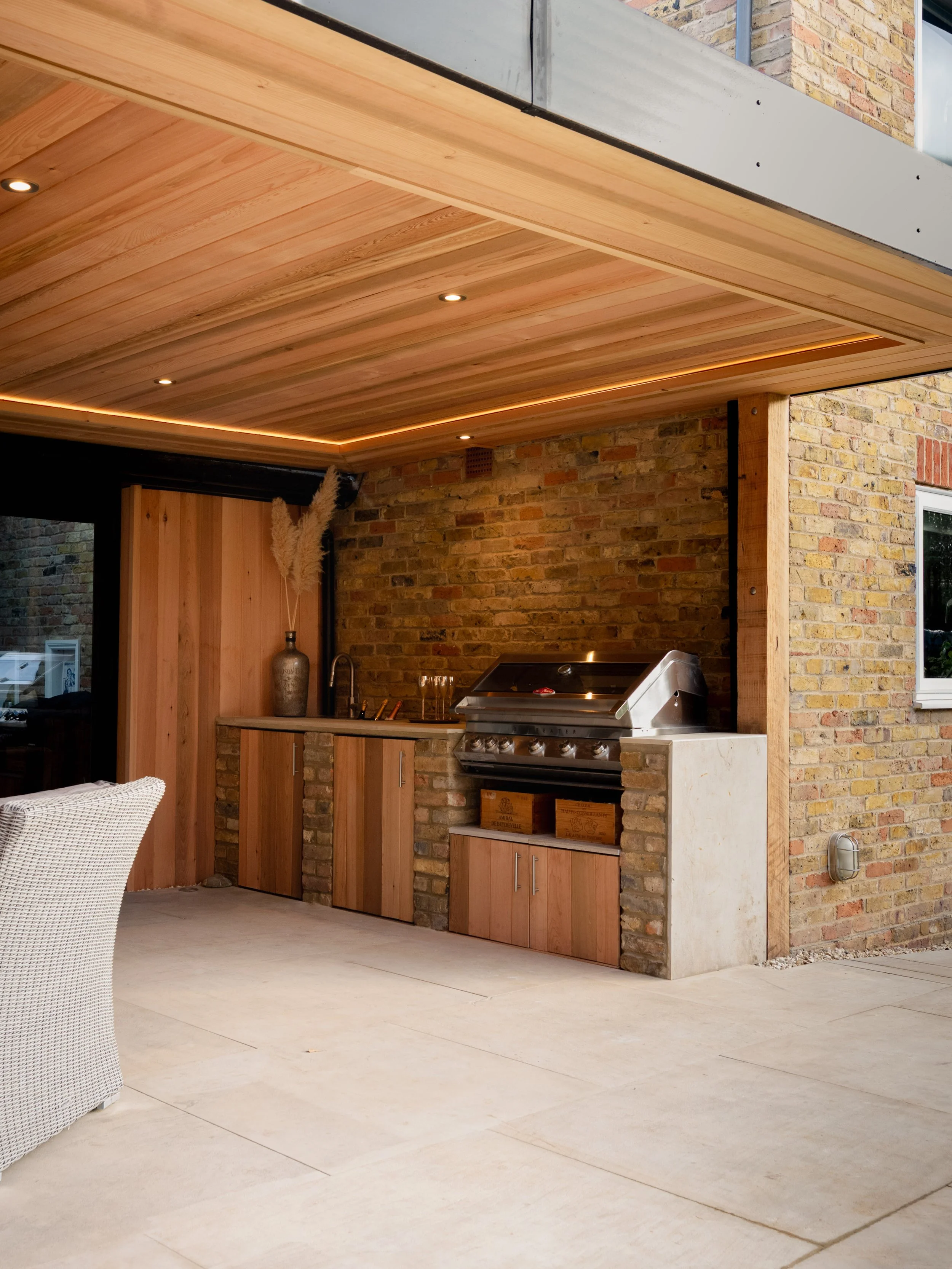 Outdoor Kitchen build and install by a garden design and landscaping serving surrey, hampshire, berkshire, camberley, ascot, london and surrounding areas. 
