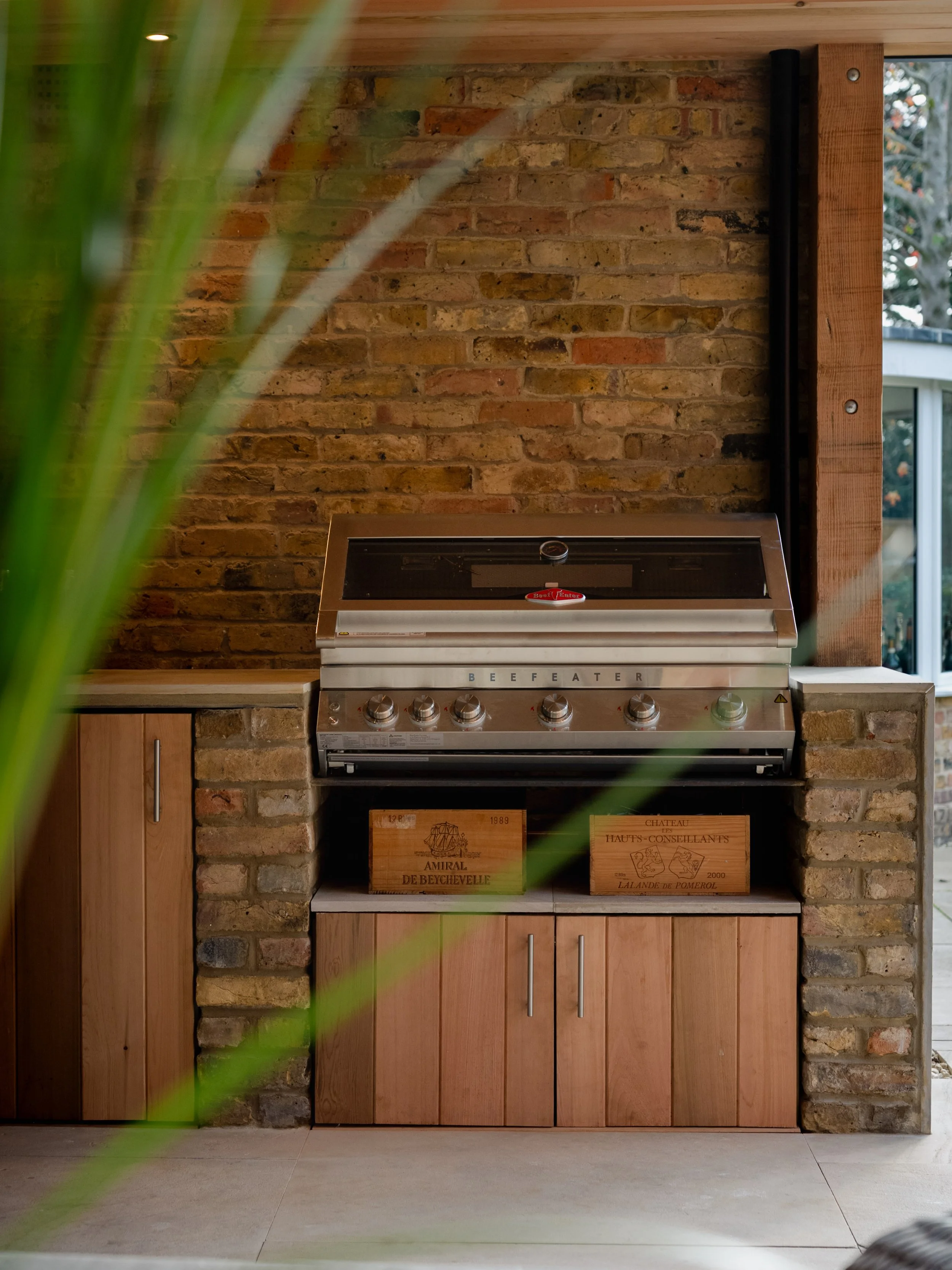 Outdoor Kitchen build and install by a garden design and landscaping serving surrey, hampshire, berkshire, camberley, ascot, london and surrounding areas. 